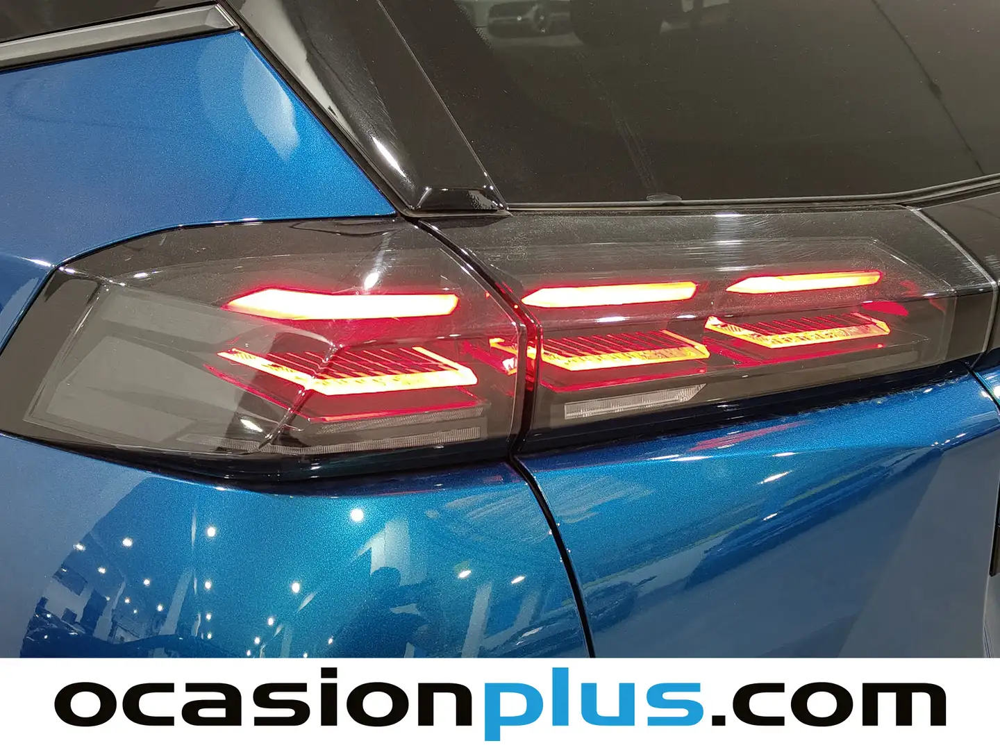 Foto Peugeot 2008 Peugeot 2008 Allure Hybrid eDCS6 (136 CV)