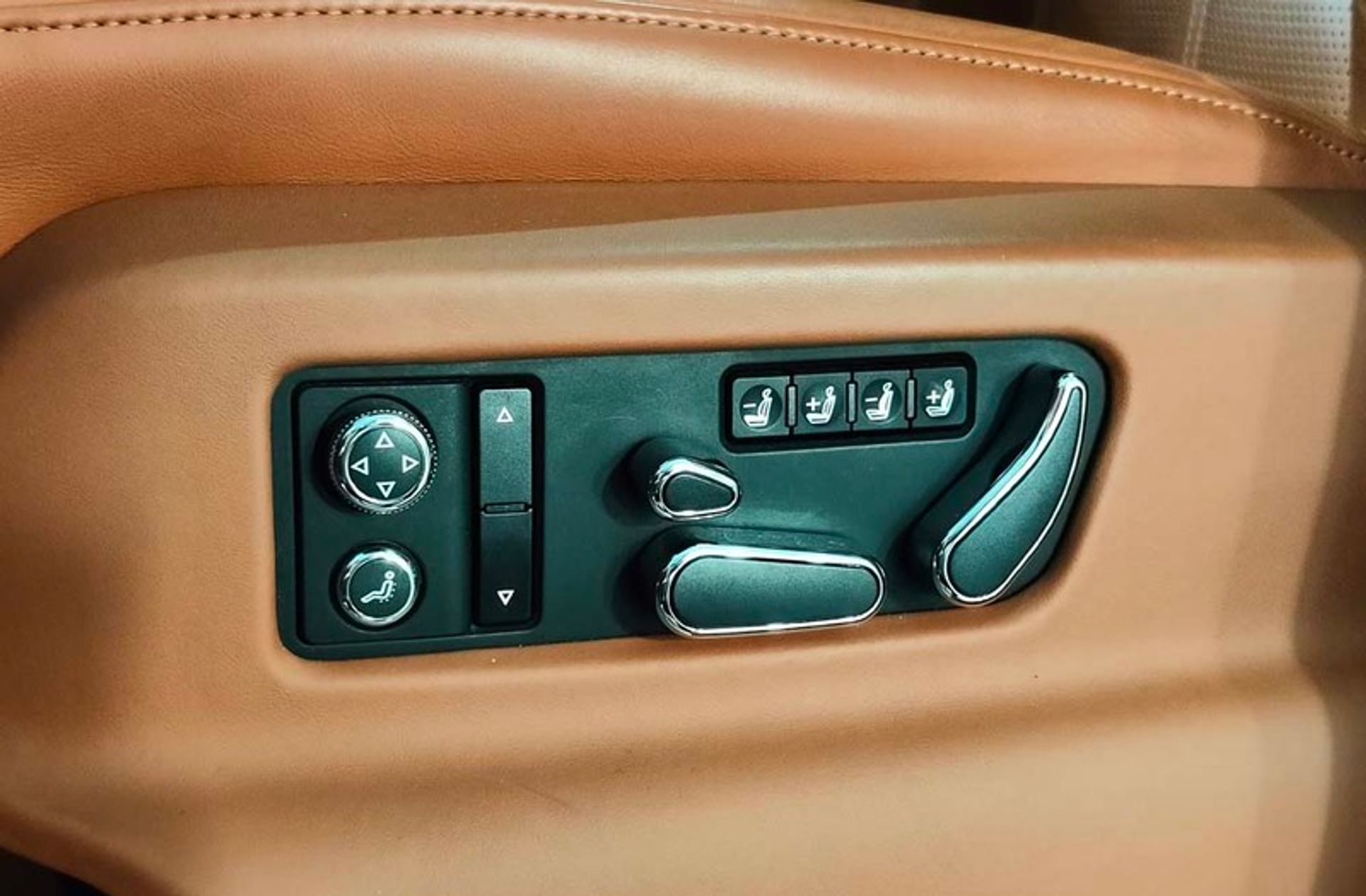 Bentley Bentayga 3.0 Hybrid 4WD - foto 21