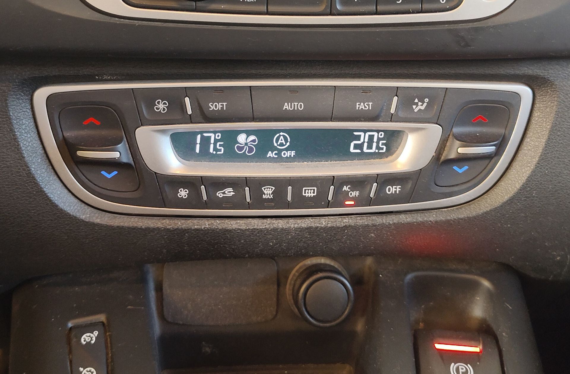 Renault Scénic dCi 95 Expression - foto 30