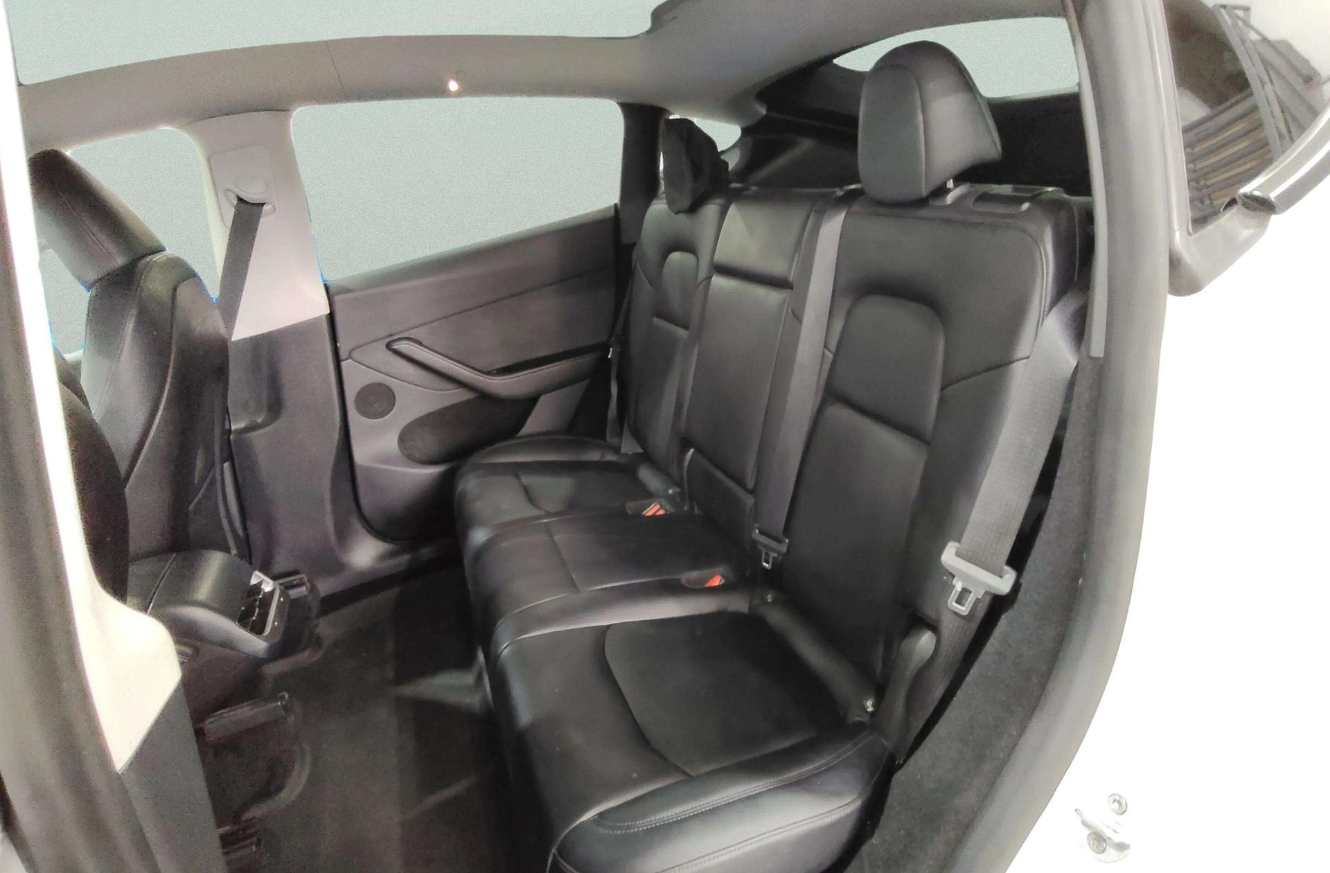 Tesla Model Y Gran Autonomía 4WD - foto 15