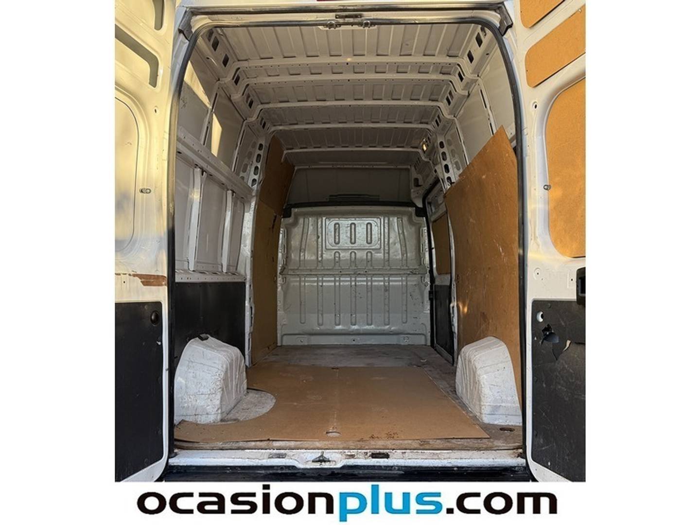 Foto Peugeot Boxer Peugeot Boxer Furgon BlueHDi 140 S&S 435 L3H3 (140 CV)