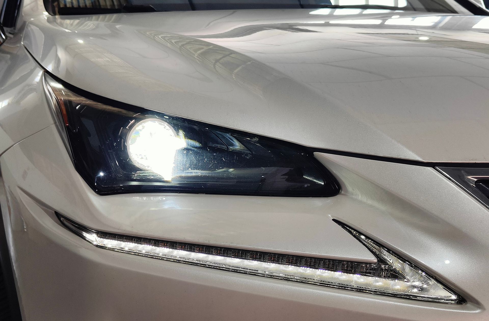 Lexus NX 300h Business Navigation 2WD - foto 14