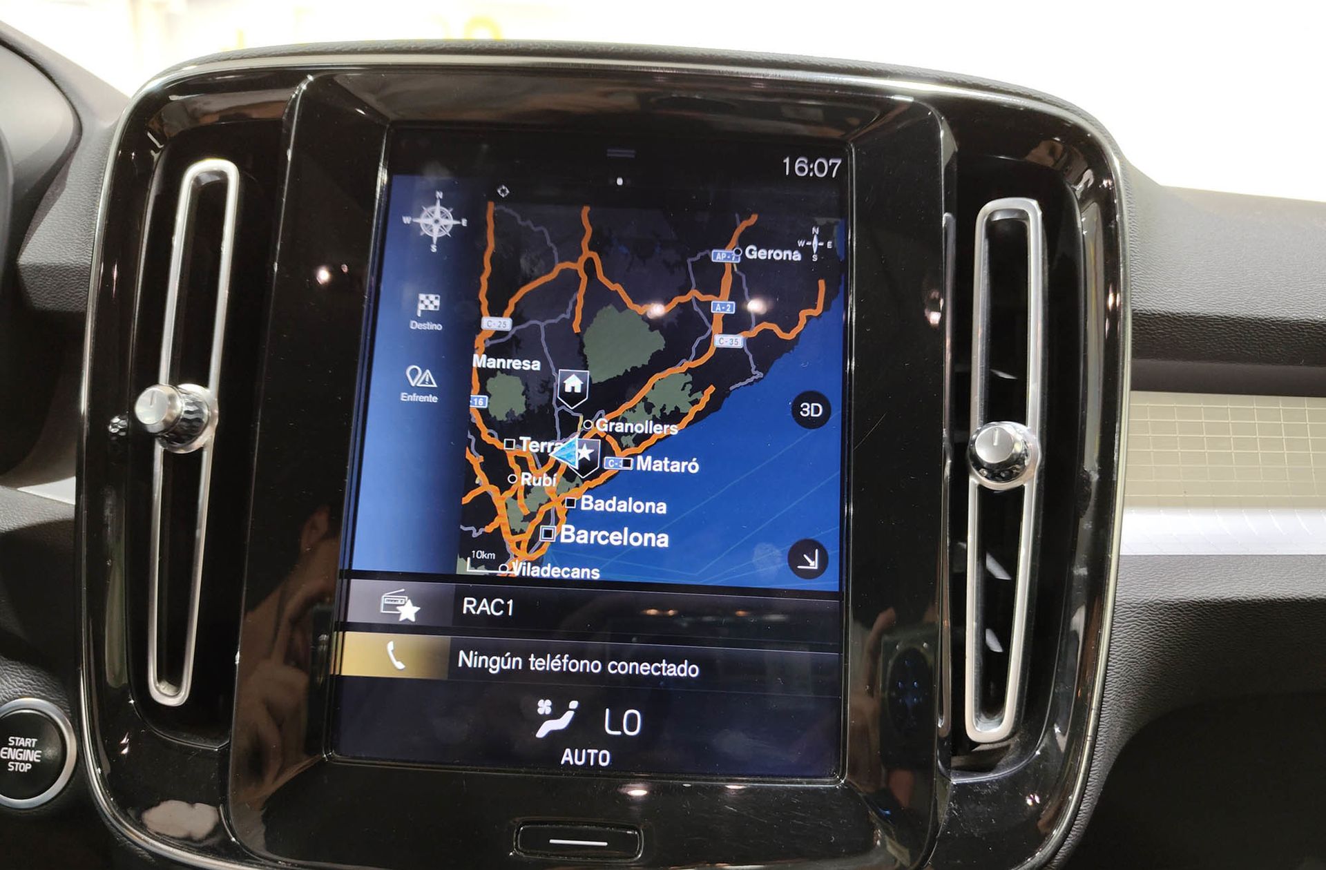 Volvo XC40 T4 Momentum - foto 8