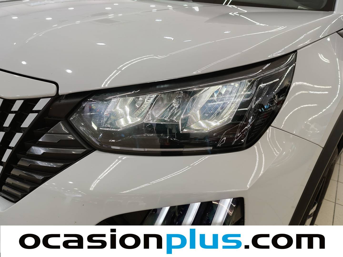 Foto Peugeot 2008 Peugeot 2008 Allure Hybrid eDCS6 (145 CV)