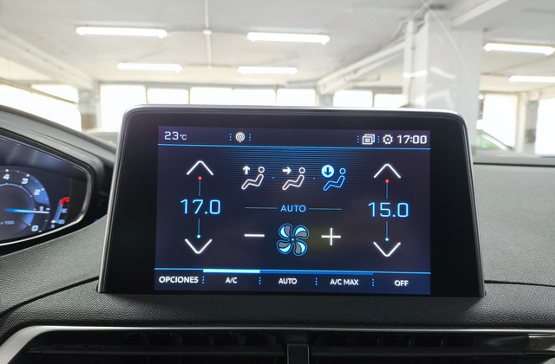 Peugeot 3008 PureTech 130 GT Line - foto 35