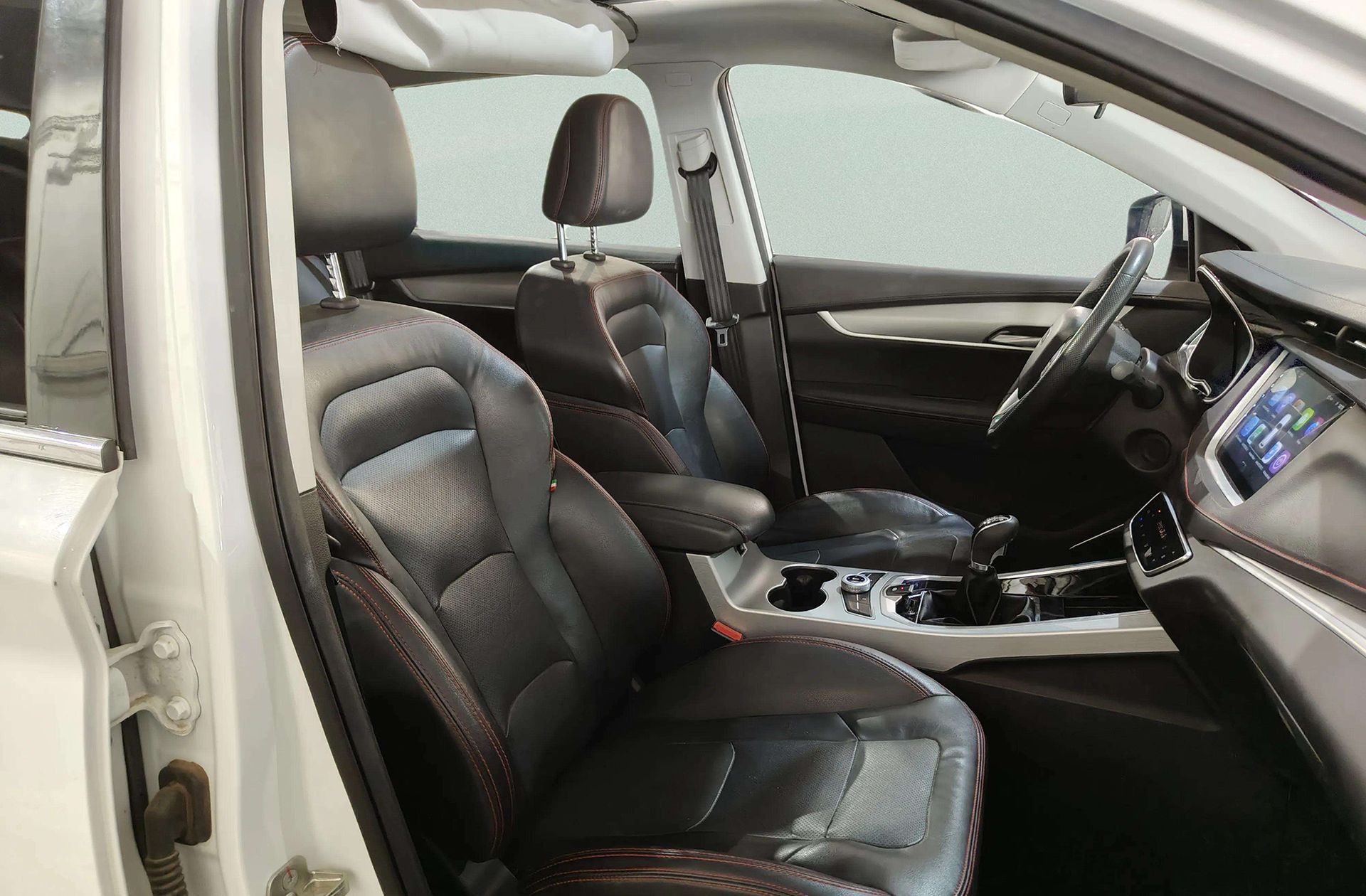 SWM G01 1.5T Luxury - foto 19