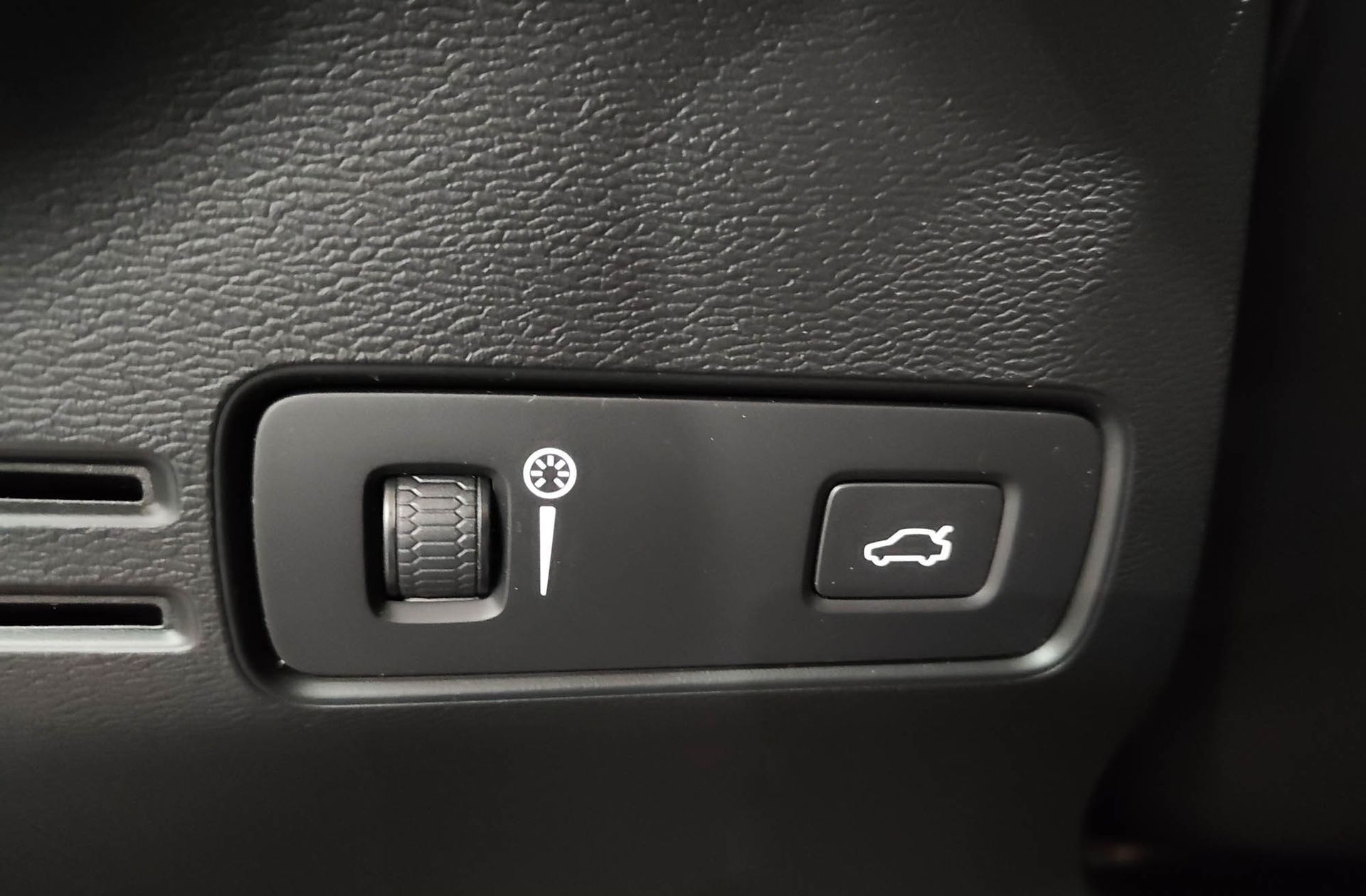 Volvo XC40 T4 Momentum - foto 25