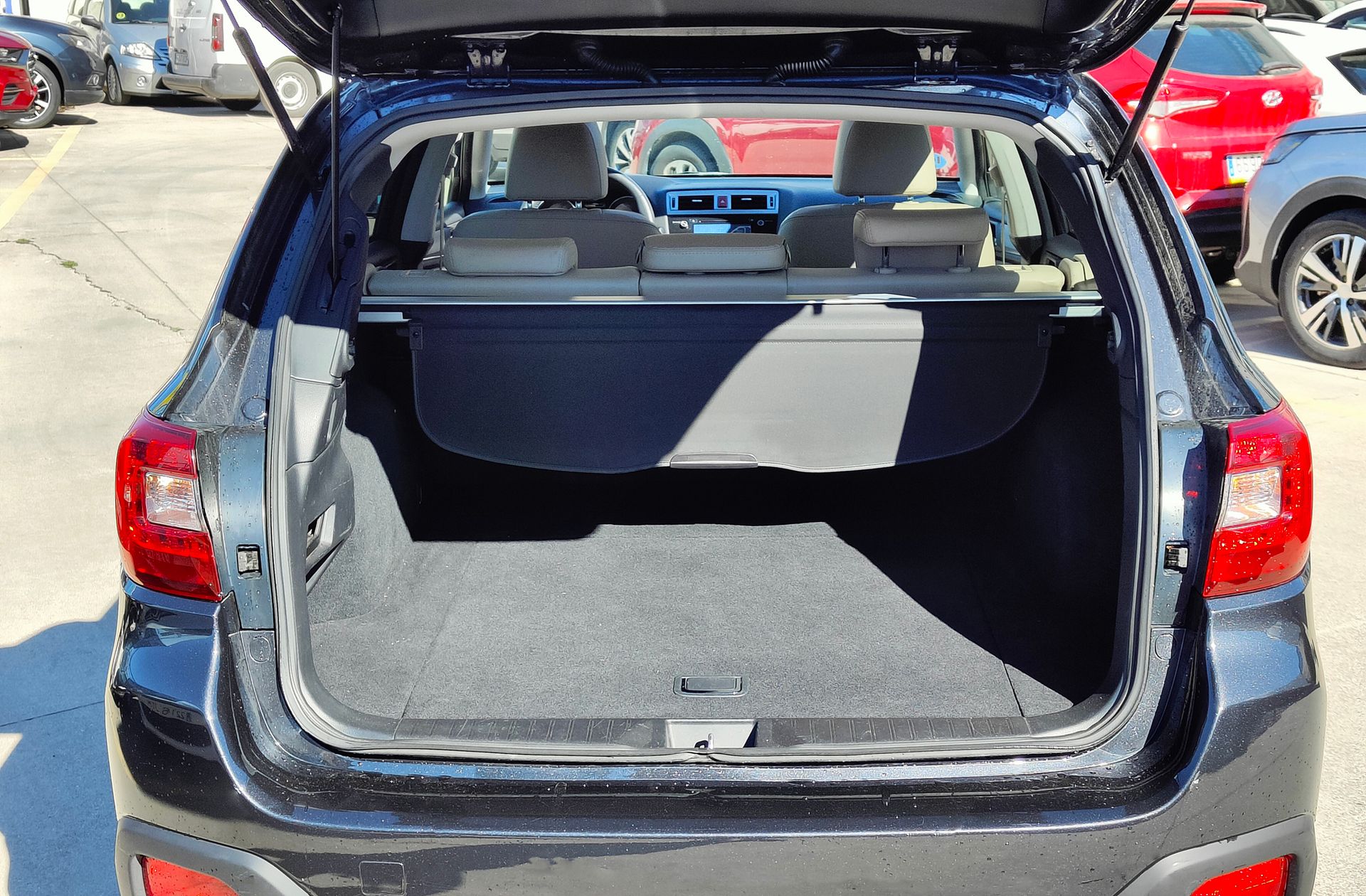 Subaru Outback 2.0 TD Executive Plus CVT Lineartron AWD - foto 18