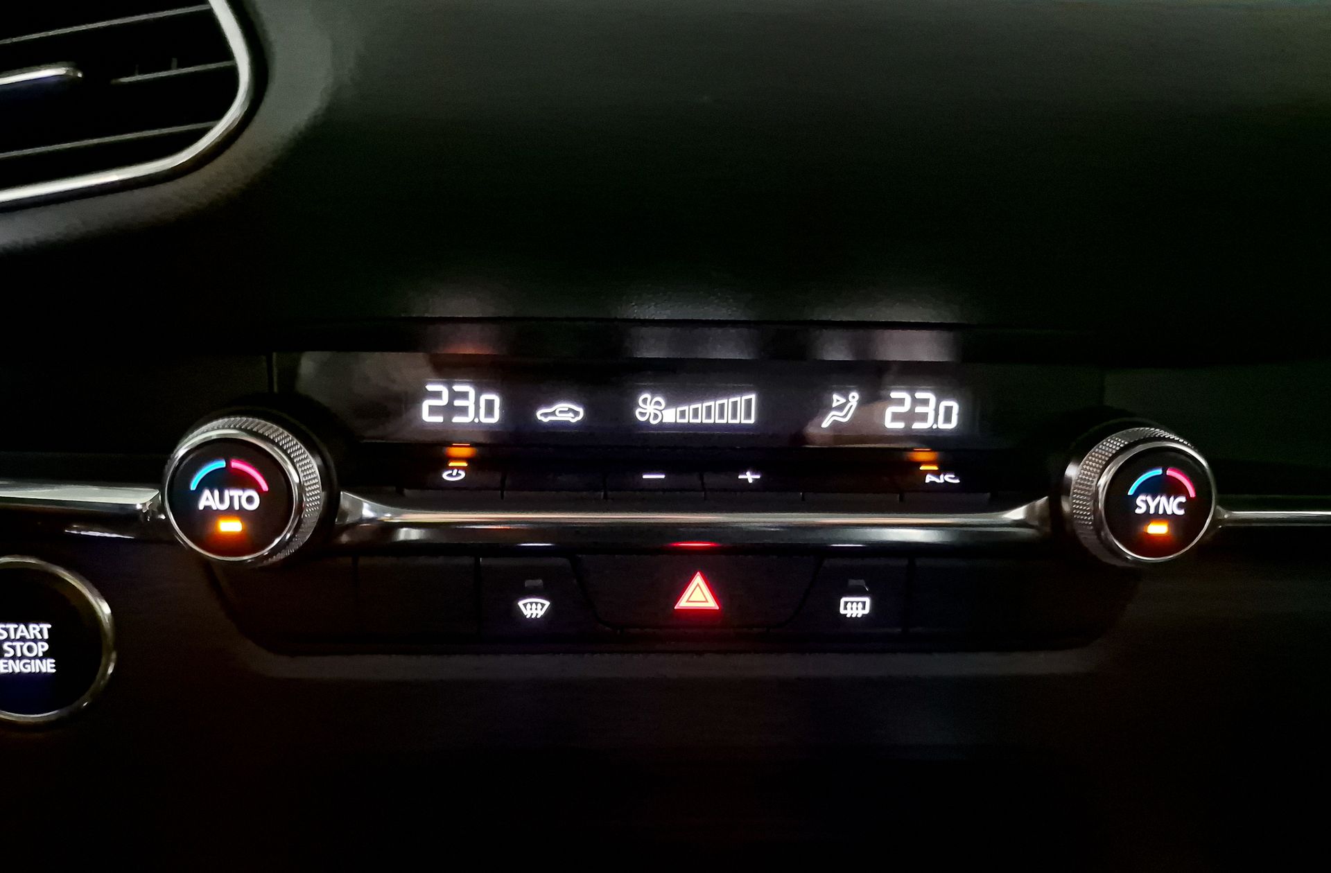 Mazda CX-30 2.0 Skyactiv-X Zenith - foto 34