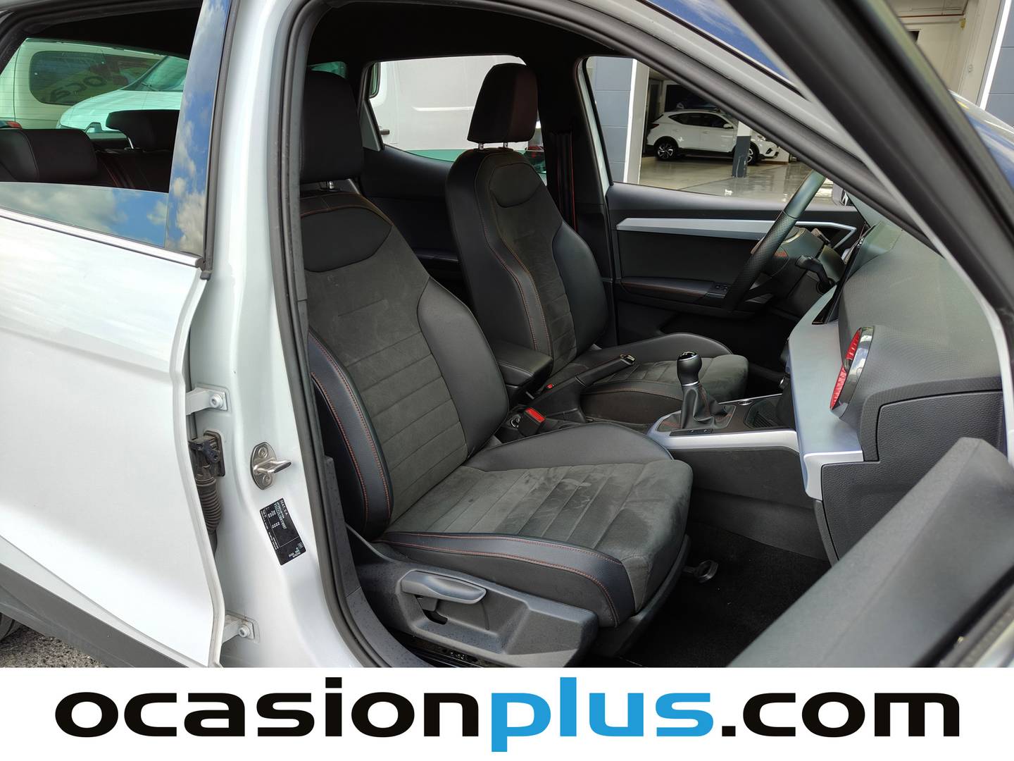 Foto Seat Arona SEAT Arona 1.0 TSI S&S FR XL  (115 CV)