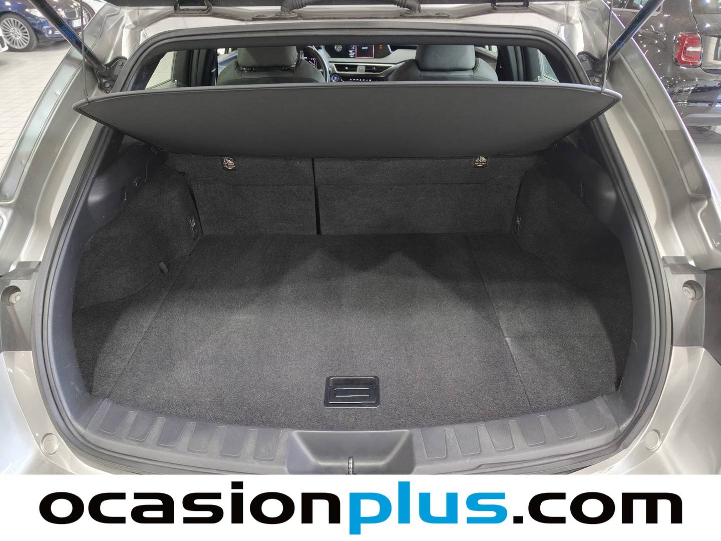 Foto Lexus UX Lexus UX 250h Business 2WD (184 CV)