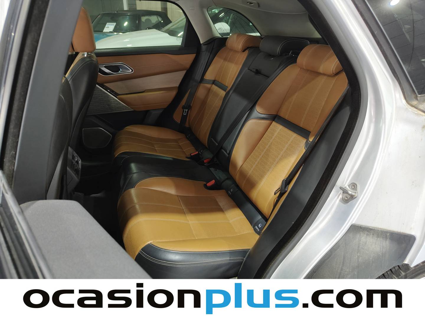Foto asientos traseros Land Rover Range Rover Velar Land Rover Range Rover Velar D240 SE 4WD Auto (240 CV)