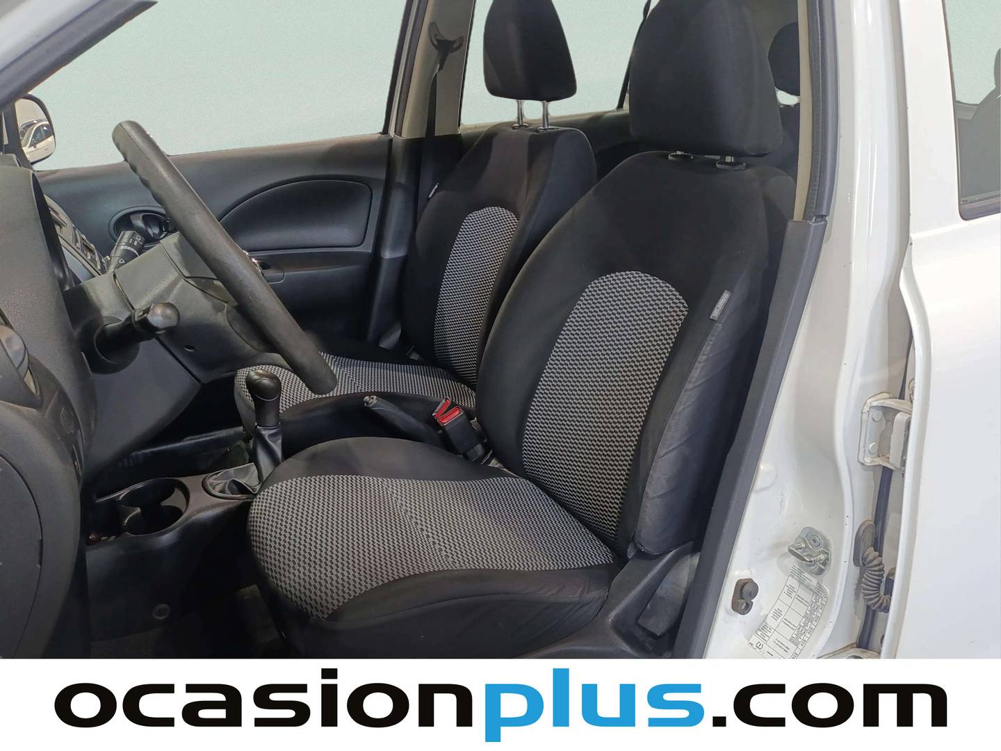 Foto asientos delanteros Nissan Micra Nissan Micra 1.2G NARU EDITION (80 CV)