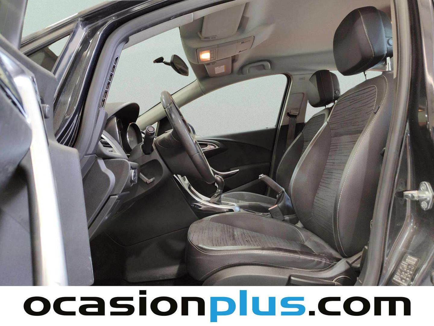 Foto asientos delanteros Opel Astra Opel Astra 1.7 CDTI Selective (110 CV)