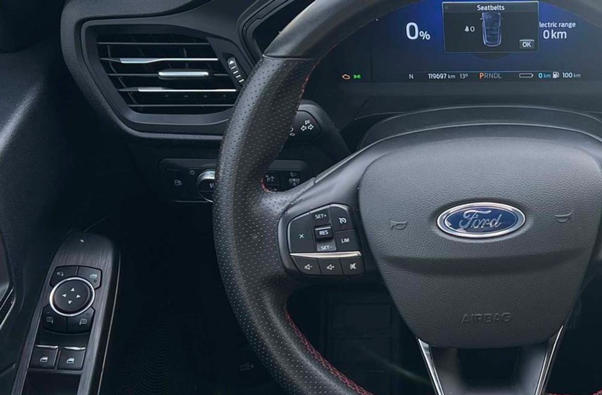 Ford Kuga 2.5 Duratec PHEV ST-Line - foto 24