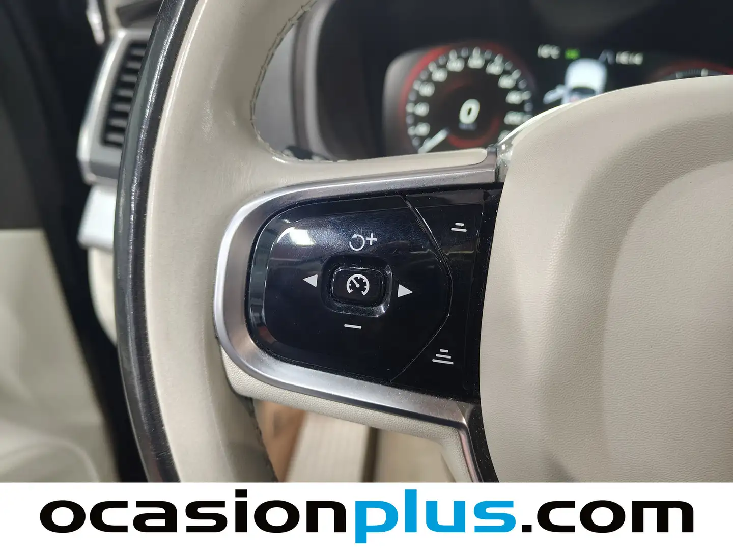 Foto Volvo XC90 Volvo XC90 D5 Momentum AWD Auto (225 CV) 7 Plazas