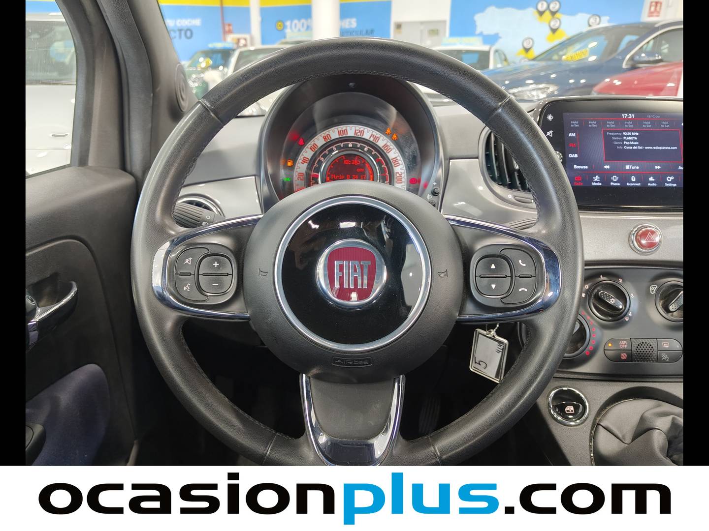 Equipamiento del Fiat 500C Fiat 500C 1.0 Hybrid Club (70 CV)