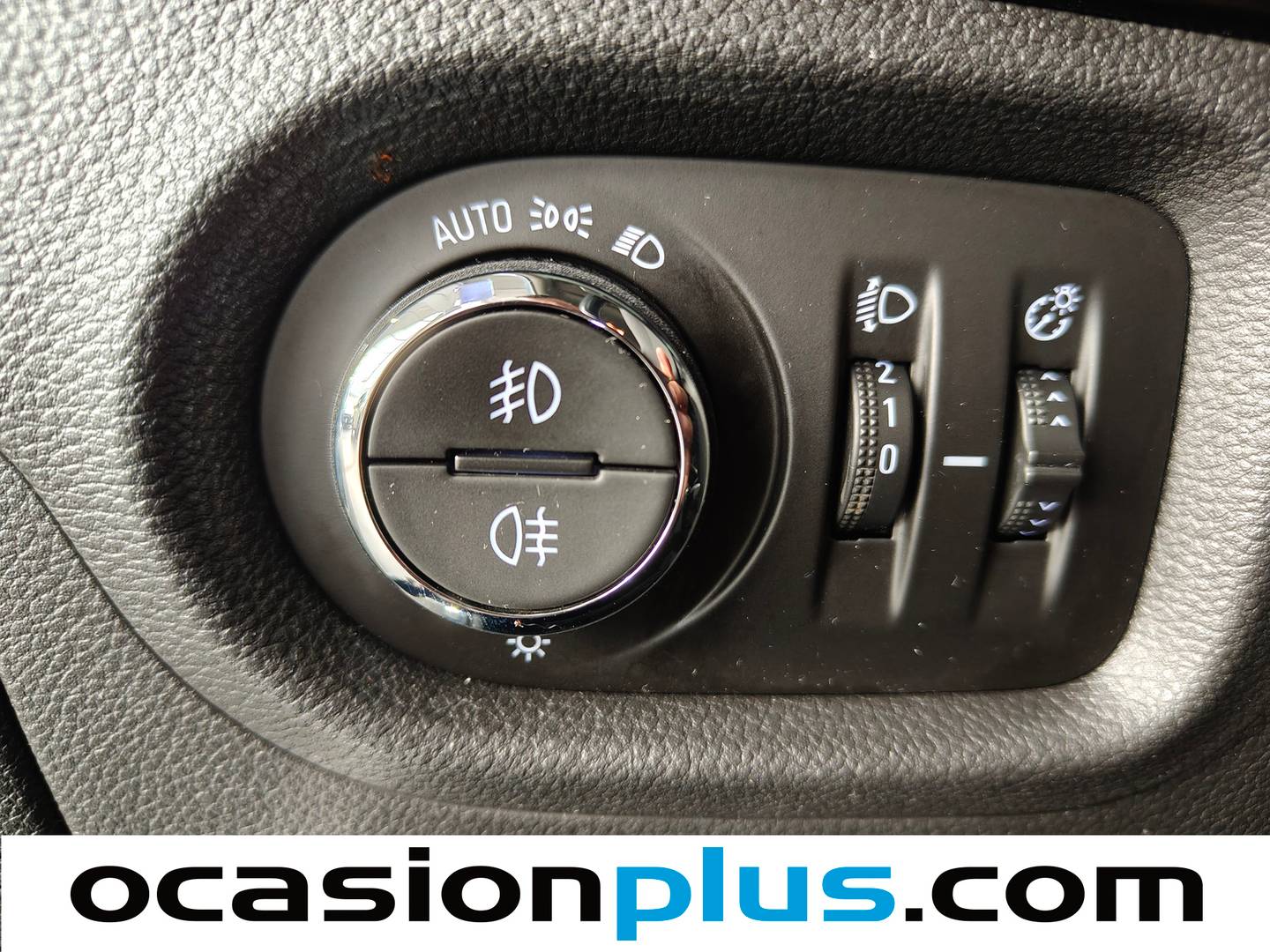 Equipamiento del Opel Astra Opel Astra 1.6 CDTi S&S Excellence Auto (136 CV)