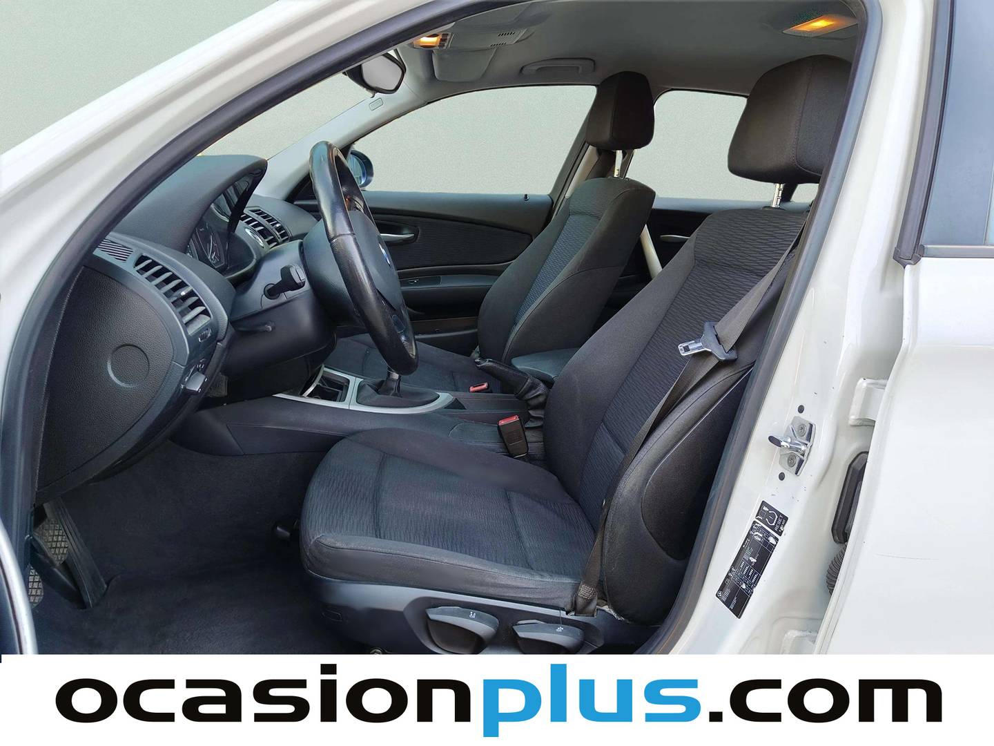 Foto asientos delanteros BMW Serie 1 BMW Serie 1 120d (177 CV)