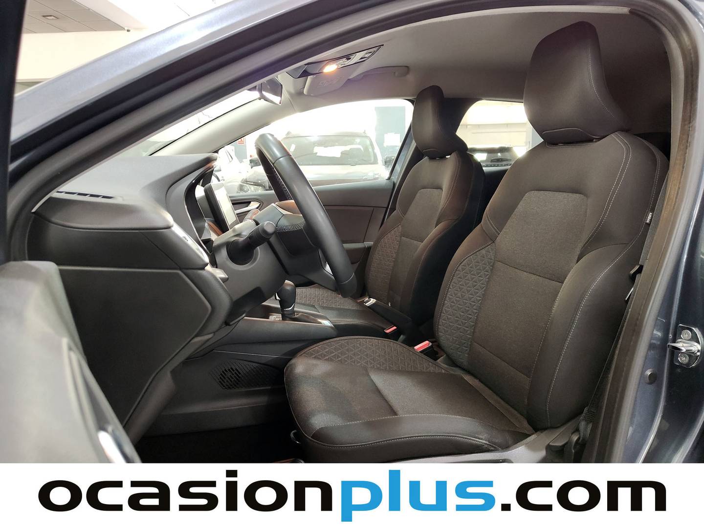 Foto asientos delanteros Renault Clio Renault Clio Intens E-Tech Híbrido (140 CV)