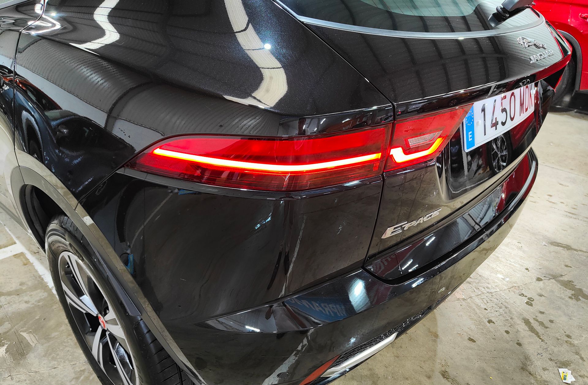 Jaguar E-Pace 2.0D MHEV R-Dynamic S 4WD - foto 19
