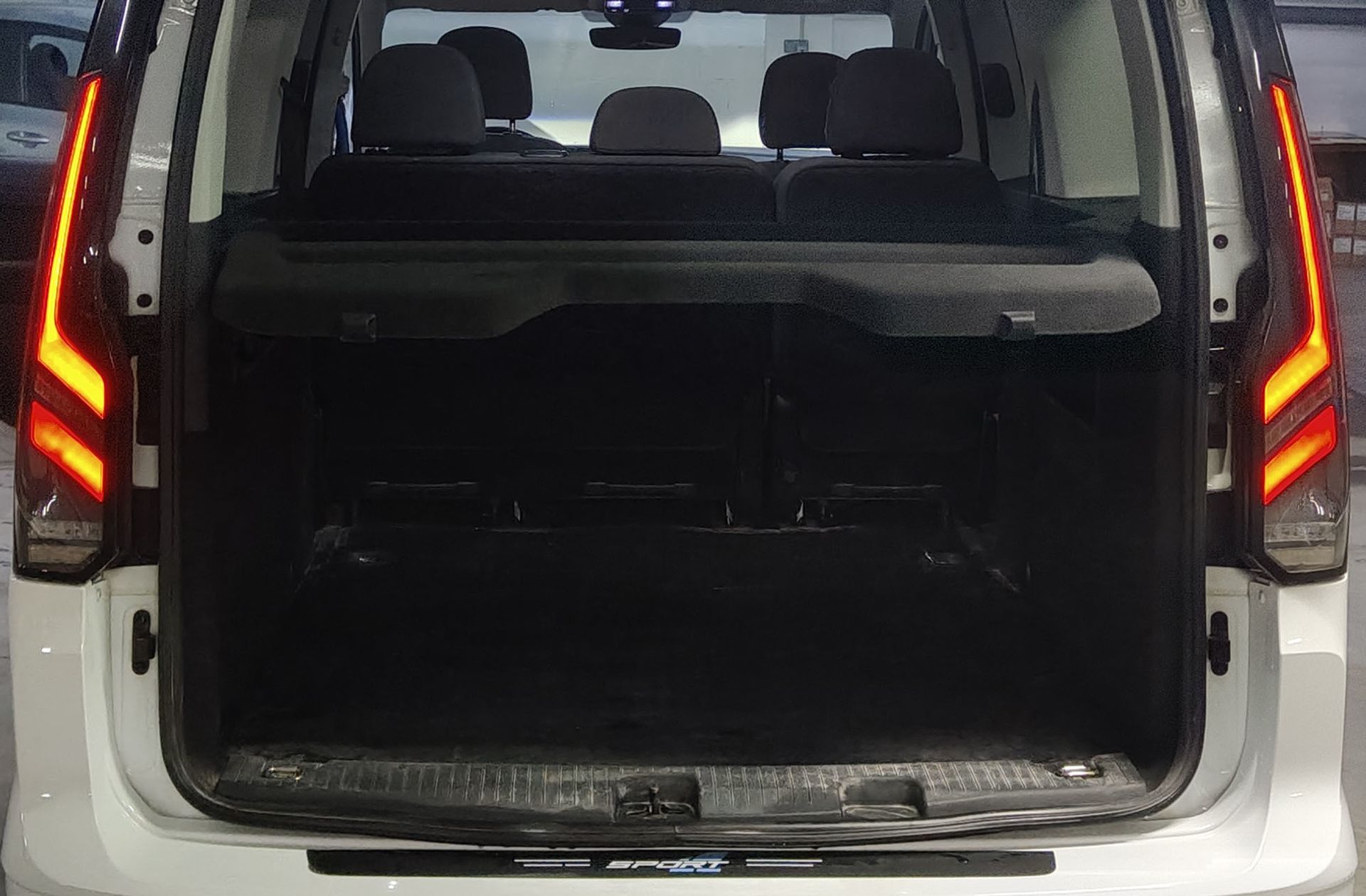 Ford Grand Tourneo Connect 1.5 EcoBoost Titanium - foto 18