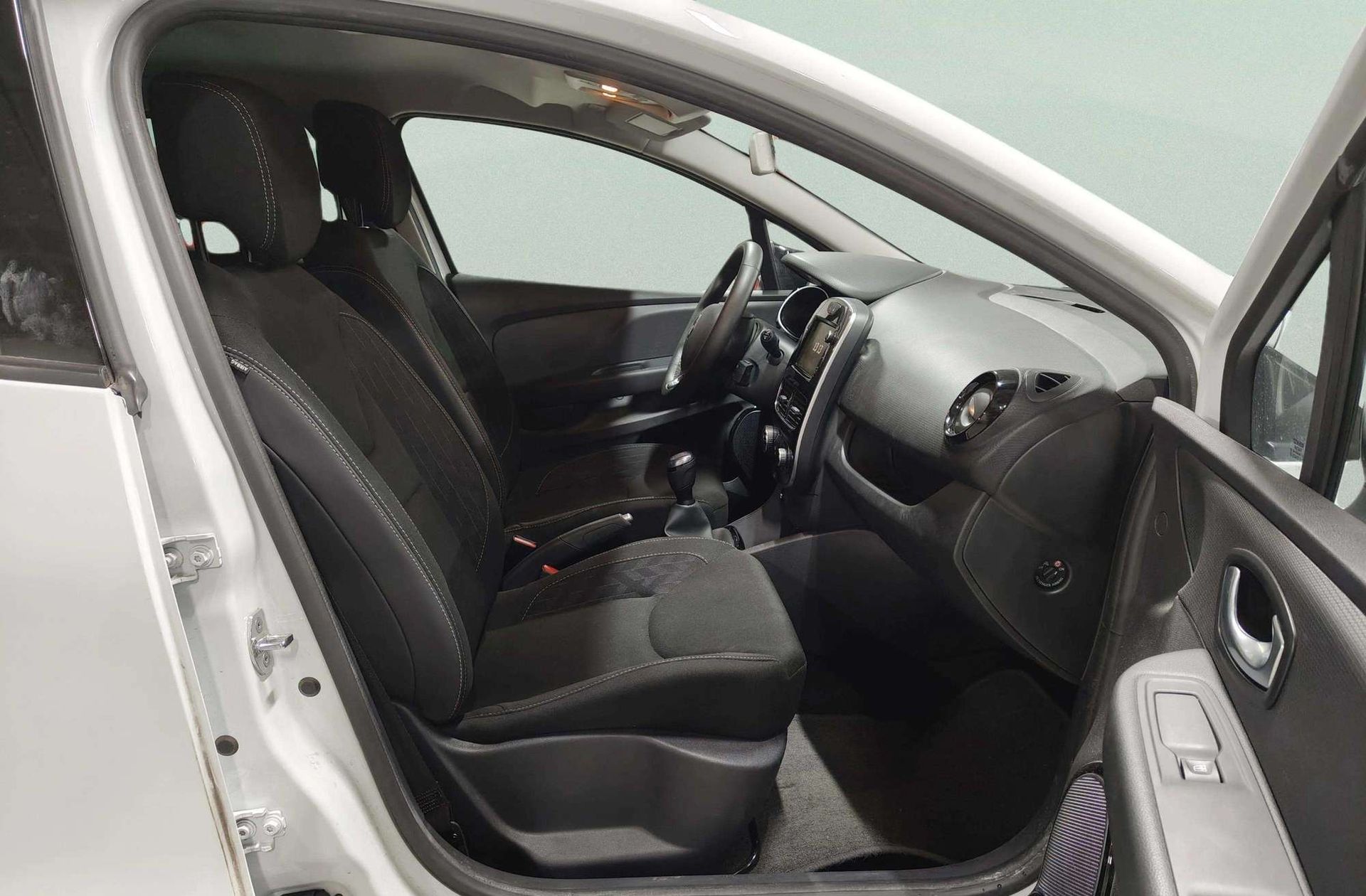 Renault Clio Limited TCe - foto 18