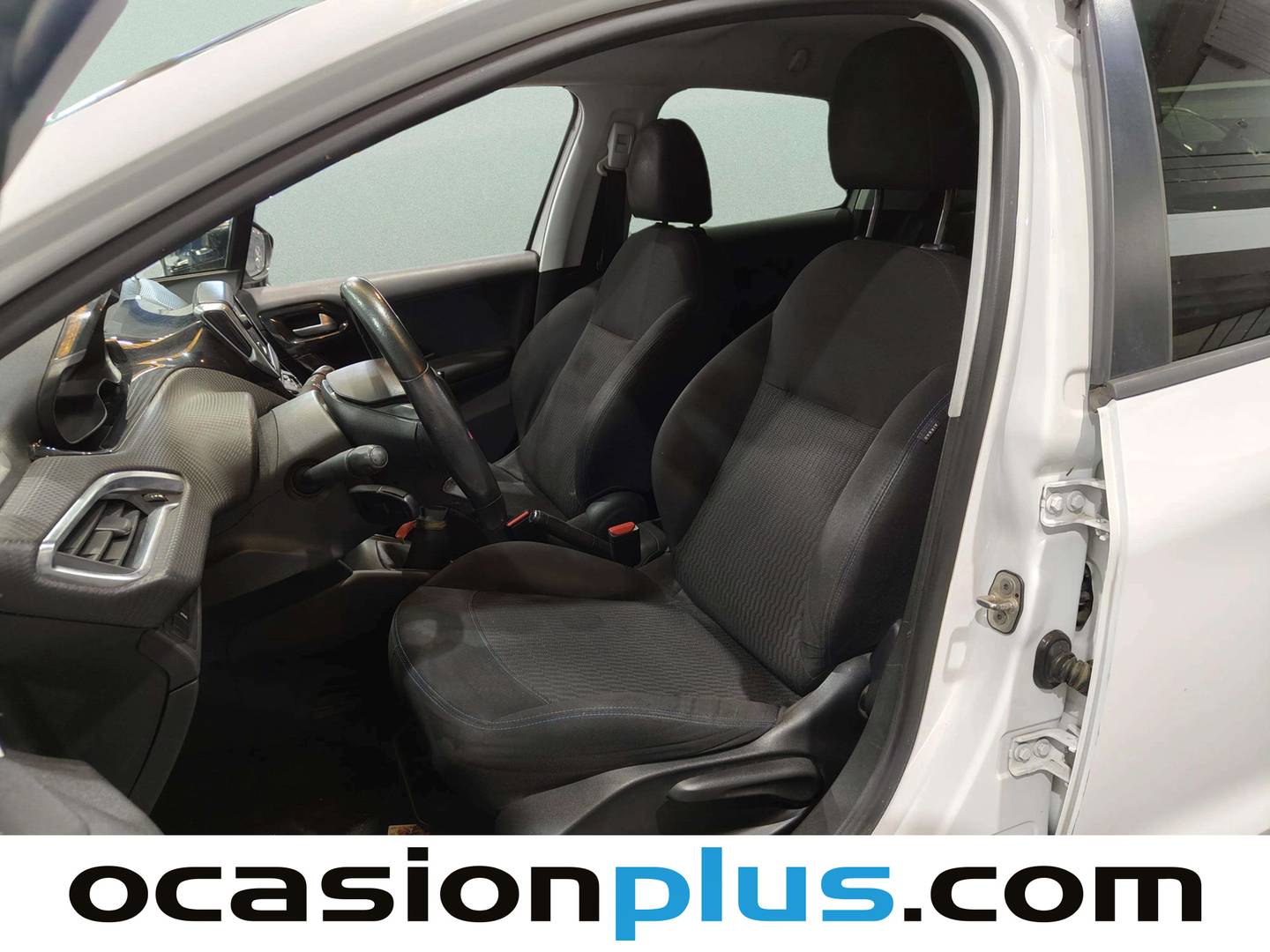 Foto asientos delanteros Peugeot 208 Peugeot 208 PureTech 82 Style (82 CV)
