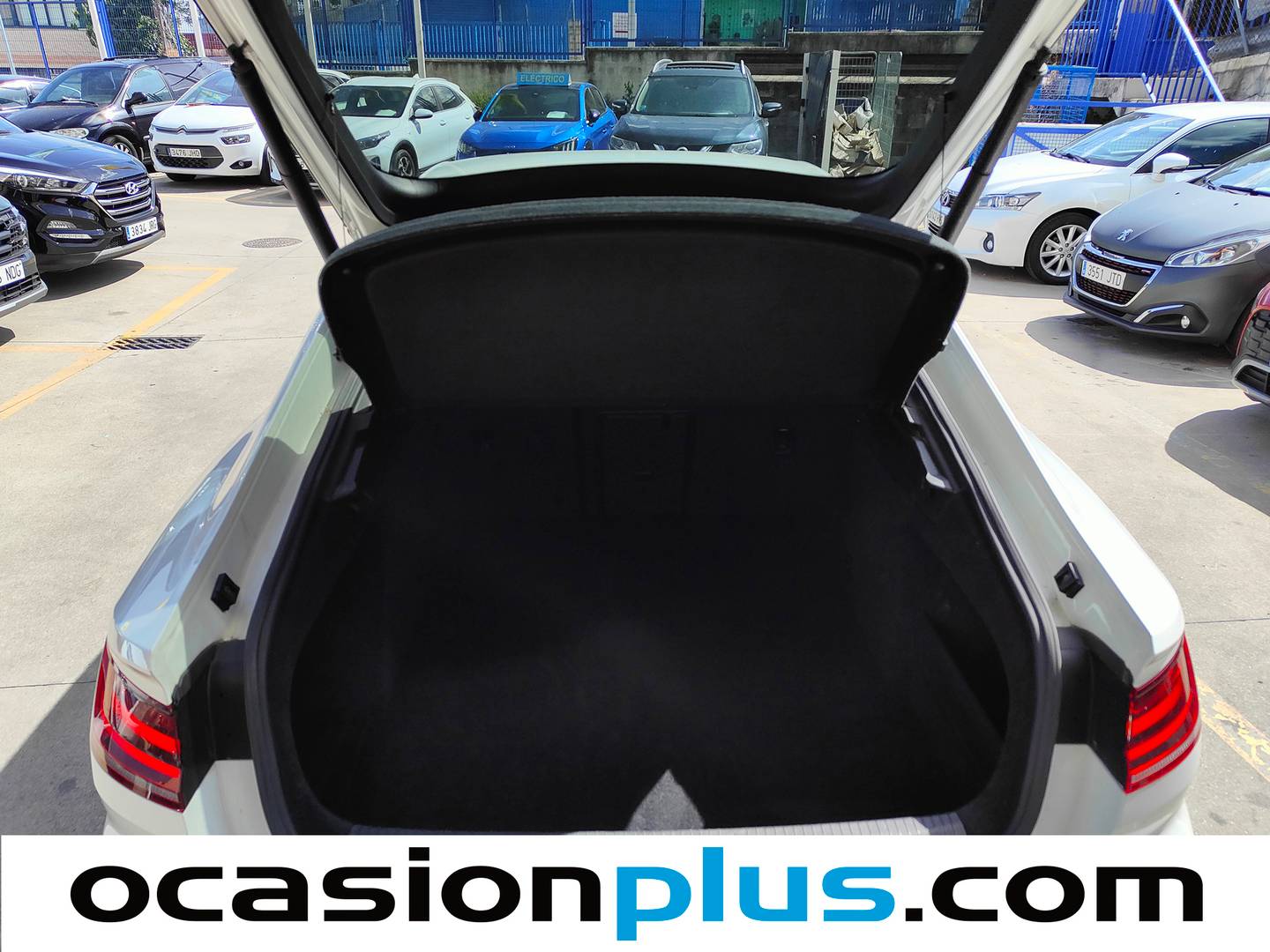 Fotos maletero Volkswagen Arteon Volkswagen Arteon R-Line 2.0 TDI (150 CV) DSG