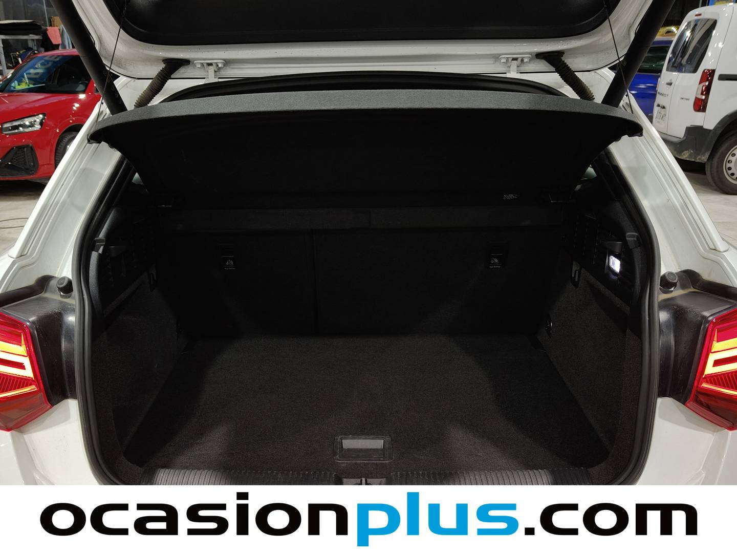 Foto Audi Q2 Audi Q2 Adrenalin 30 TDI (116 CV) S tronic Pack S-Line