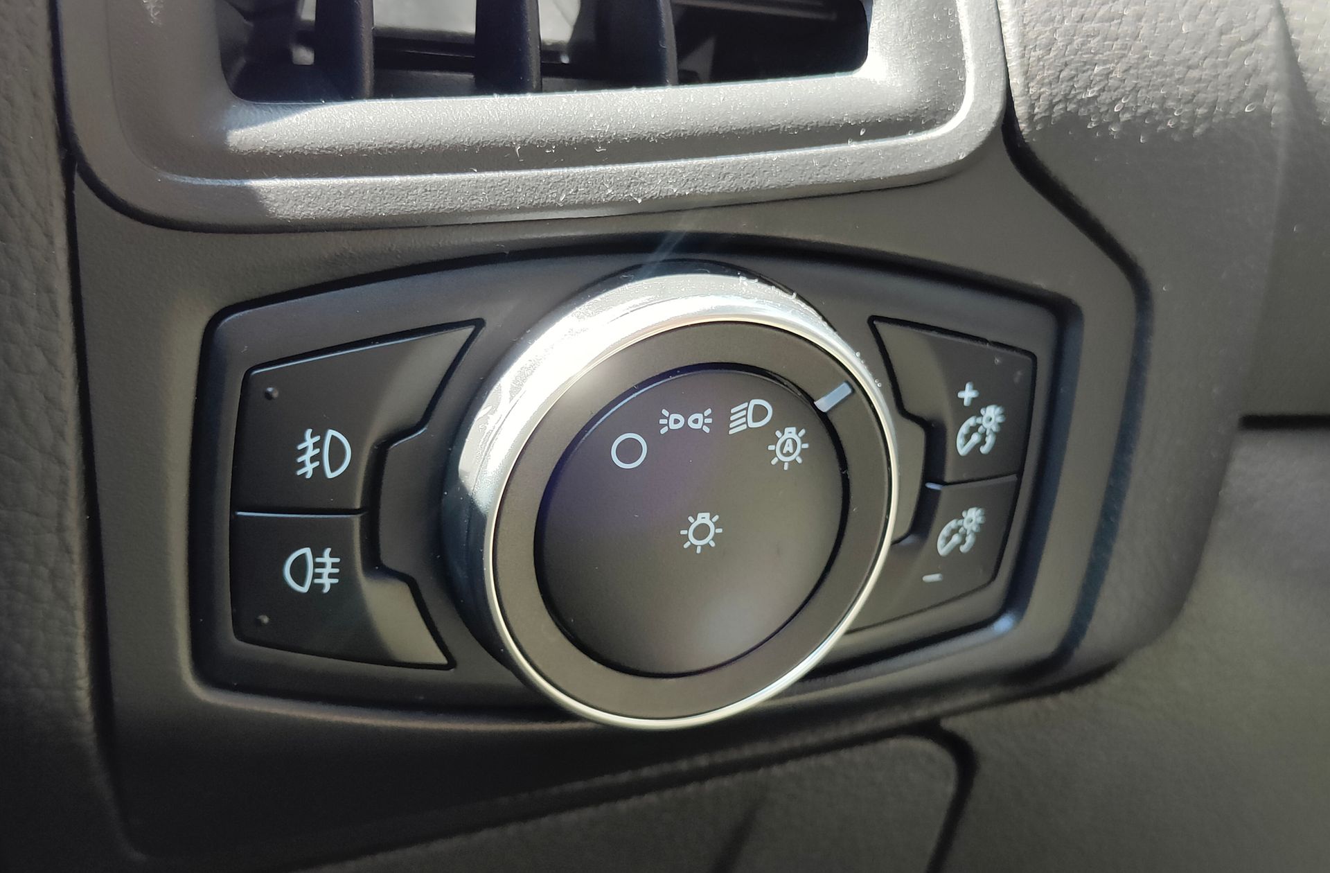 Ford Focus 1.5 EcoBoost ST-Line - foto 29