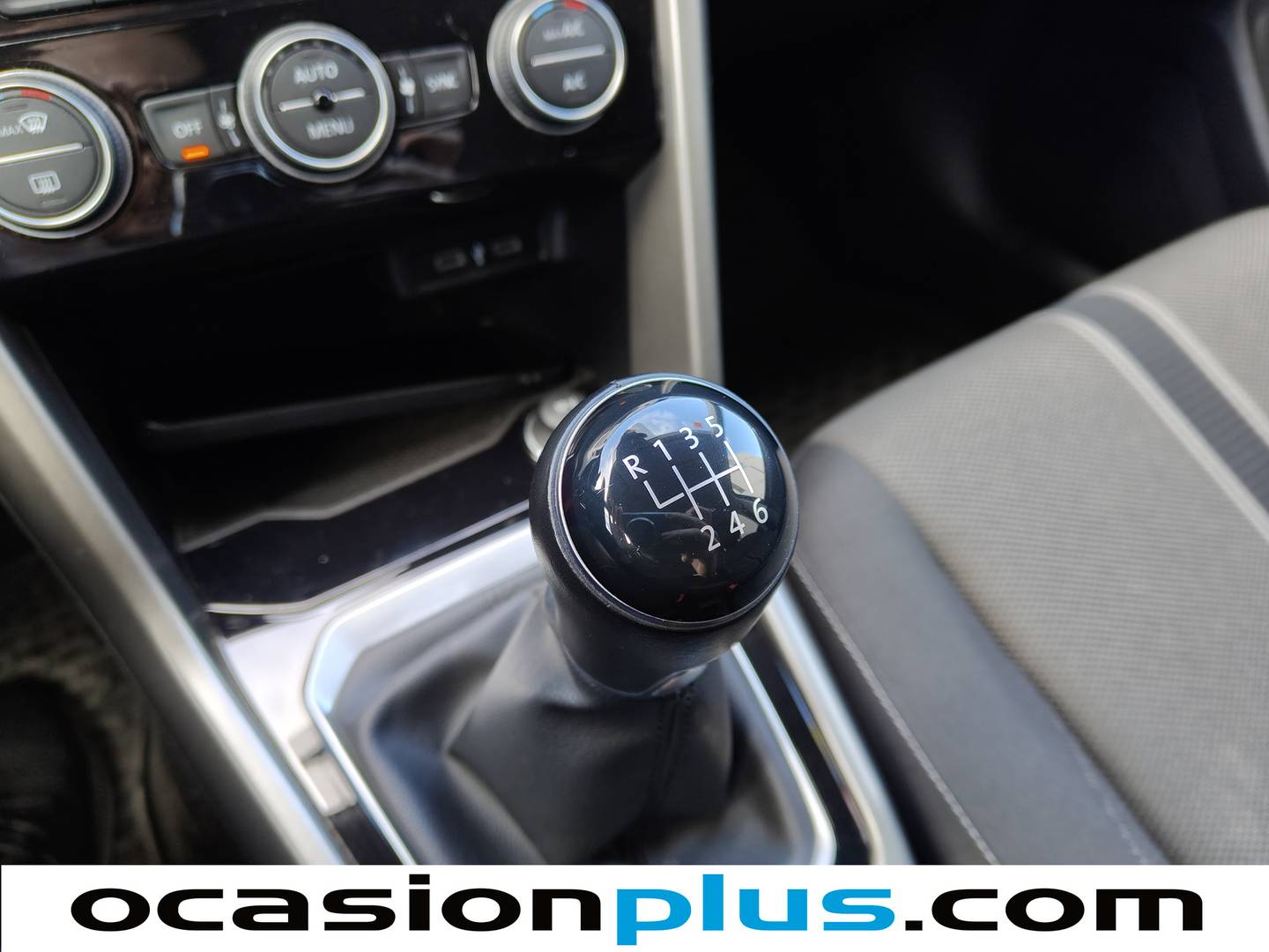 Foto Volkswagen T-Roc Volkswagen T-Roc Advance 1.0 TSI (110 CV)