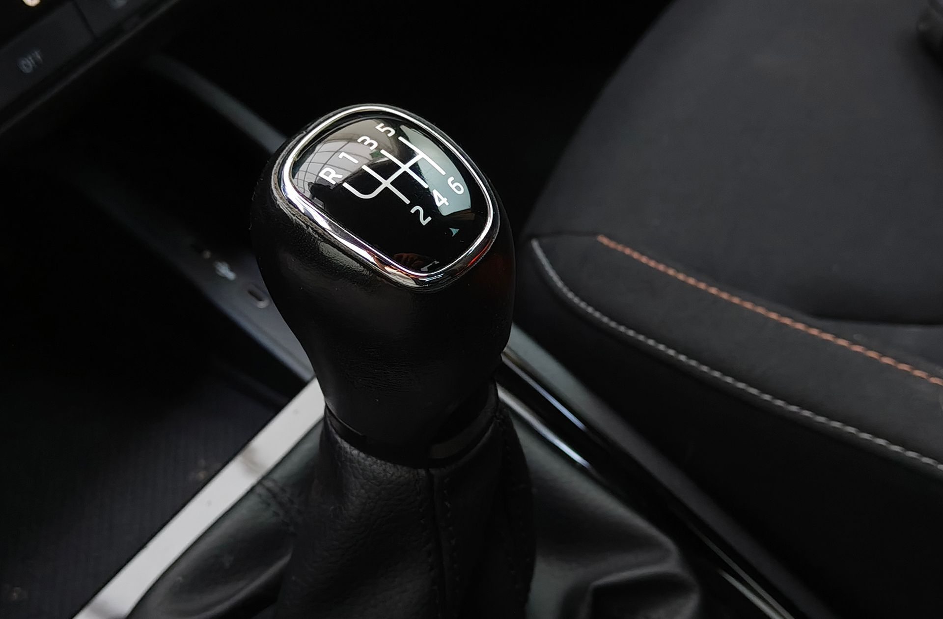 Škoda Kamiq 1.0 TSI Emotion - foto 5