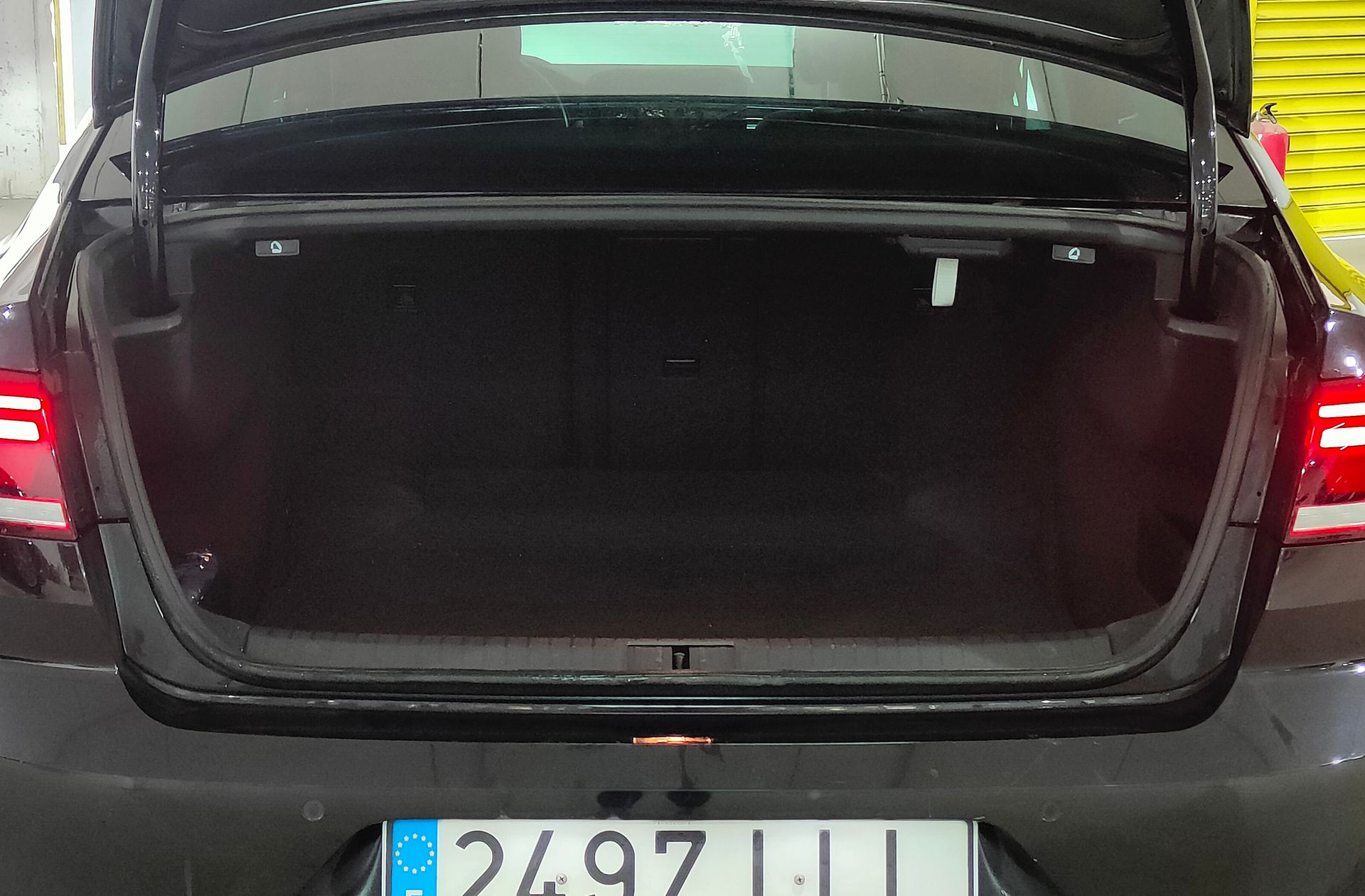 Volkswagen Passat 2.0 TDI DSG - foto 21