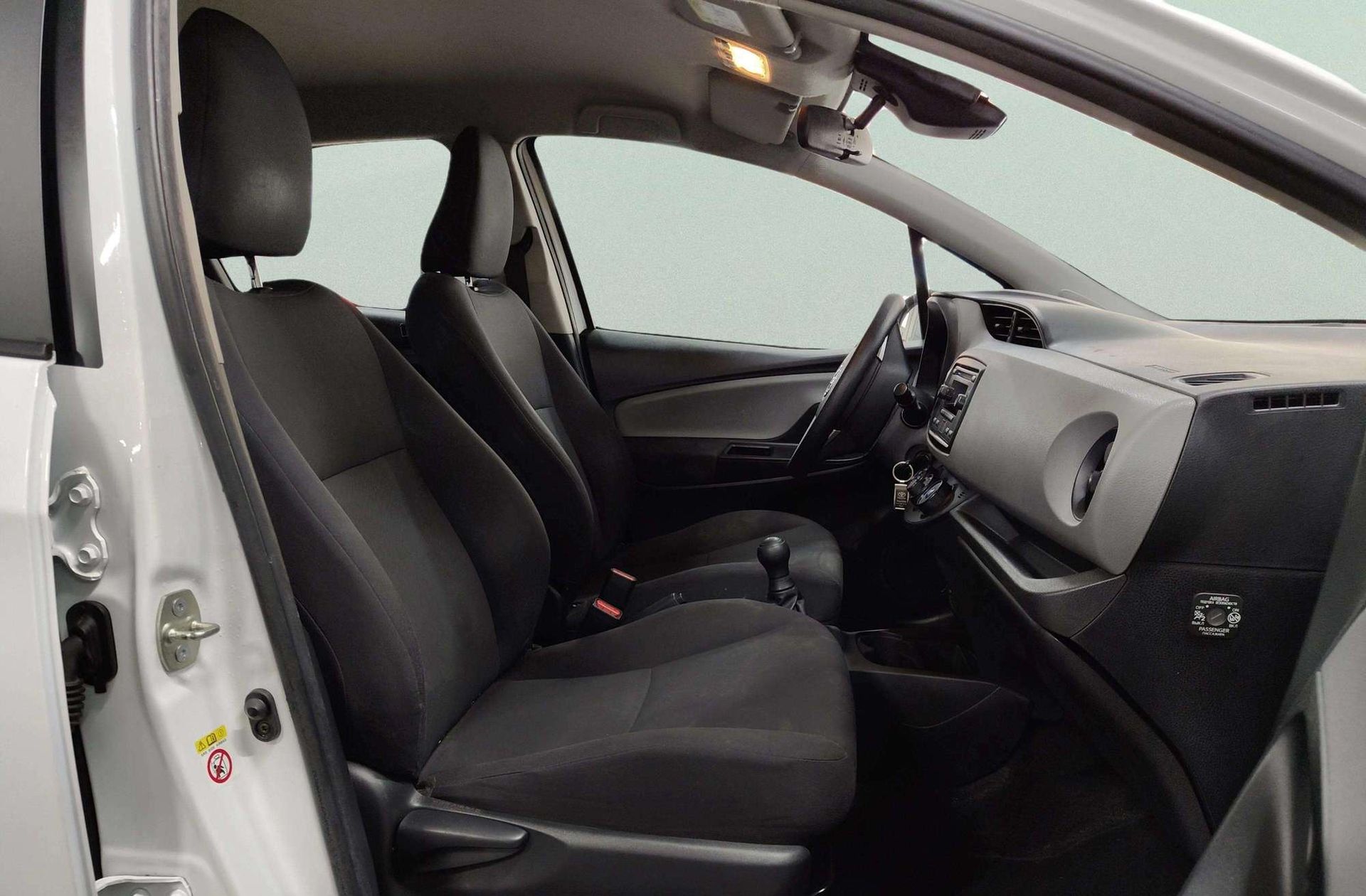 Toyota Yaris 1.0 City - foto 15