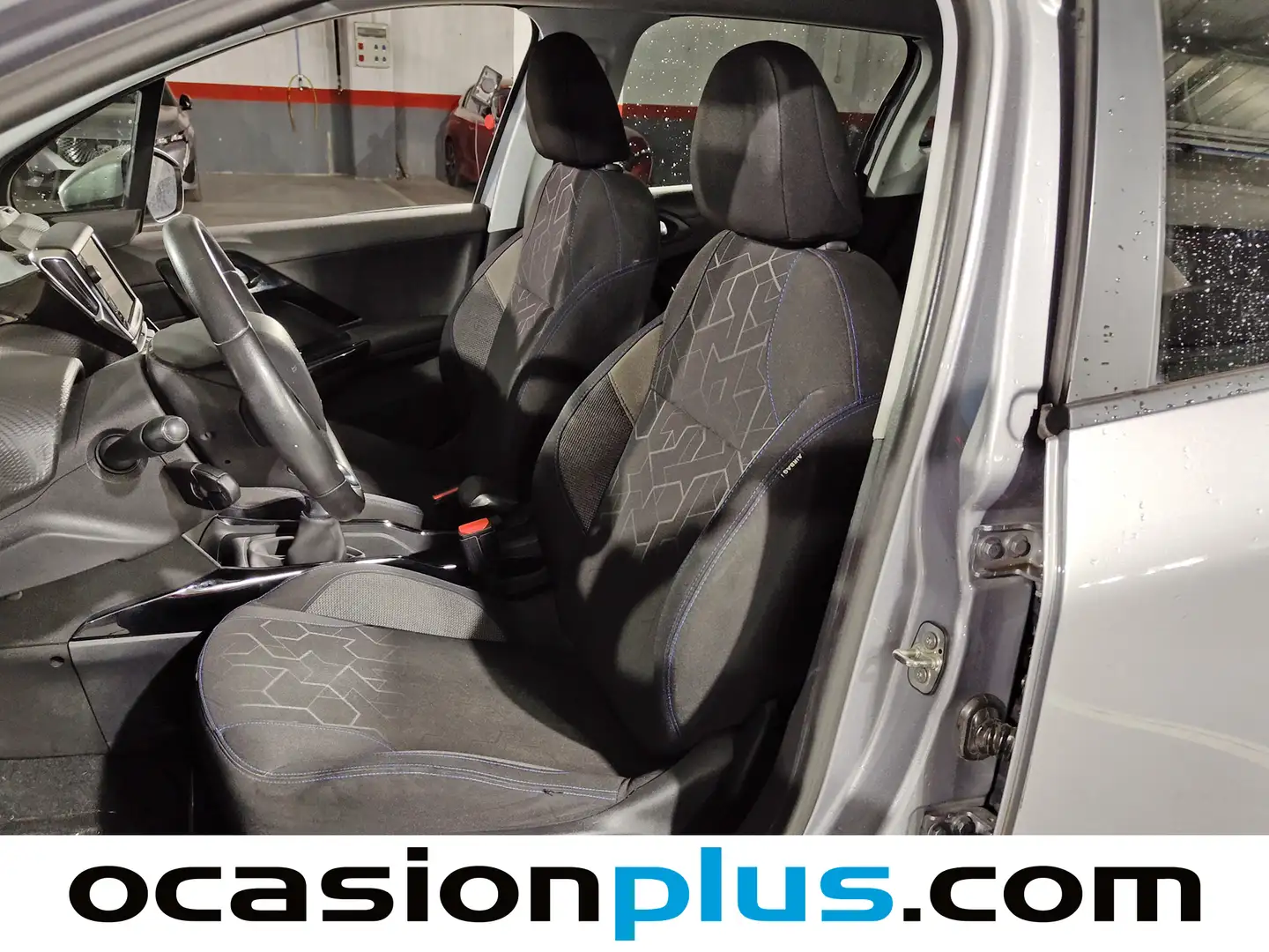 Foto Peugeot 2008 Peugeot 2008 BlueHDi 100 Signature (100 CV)