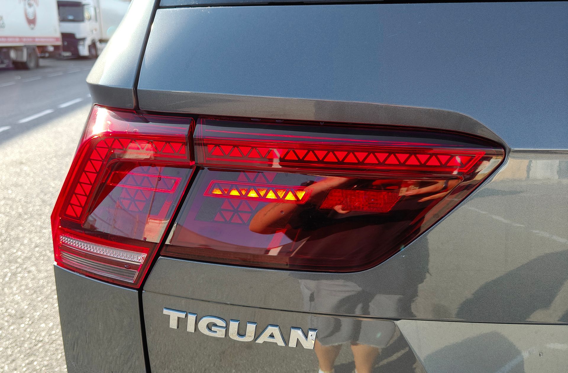 Volkswagen Tiguan Sport 2.0 TSI 4Motion DSG Pack R Line - foto 18