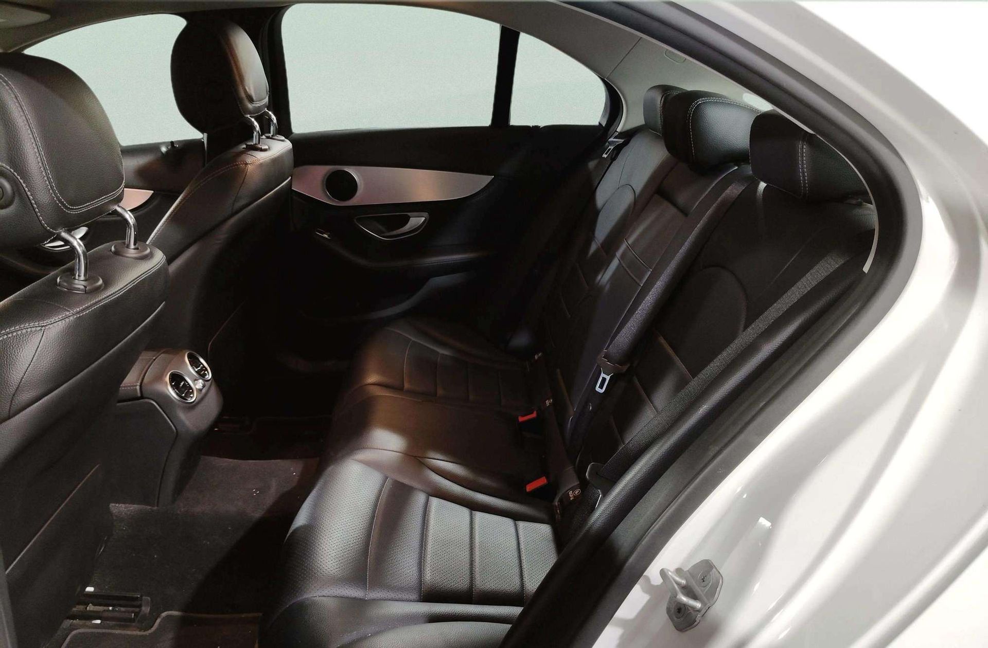 Mercedes-Benz Clase C 200 - foto 12