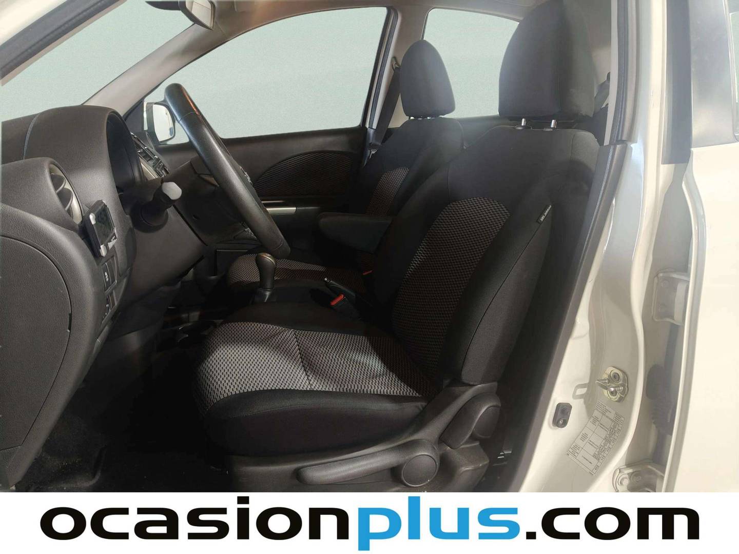 Foto asientos delanteros Nissan Micra Nissan Micra 1.2G Acenta (80 CV)