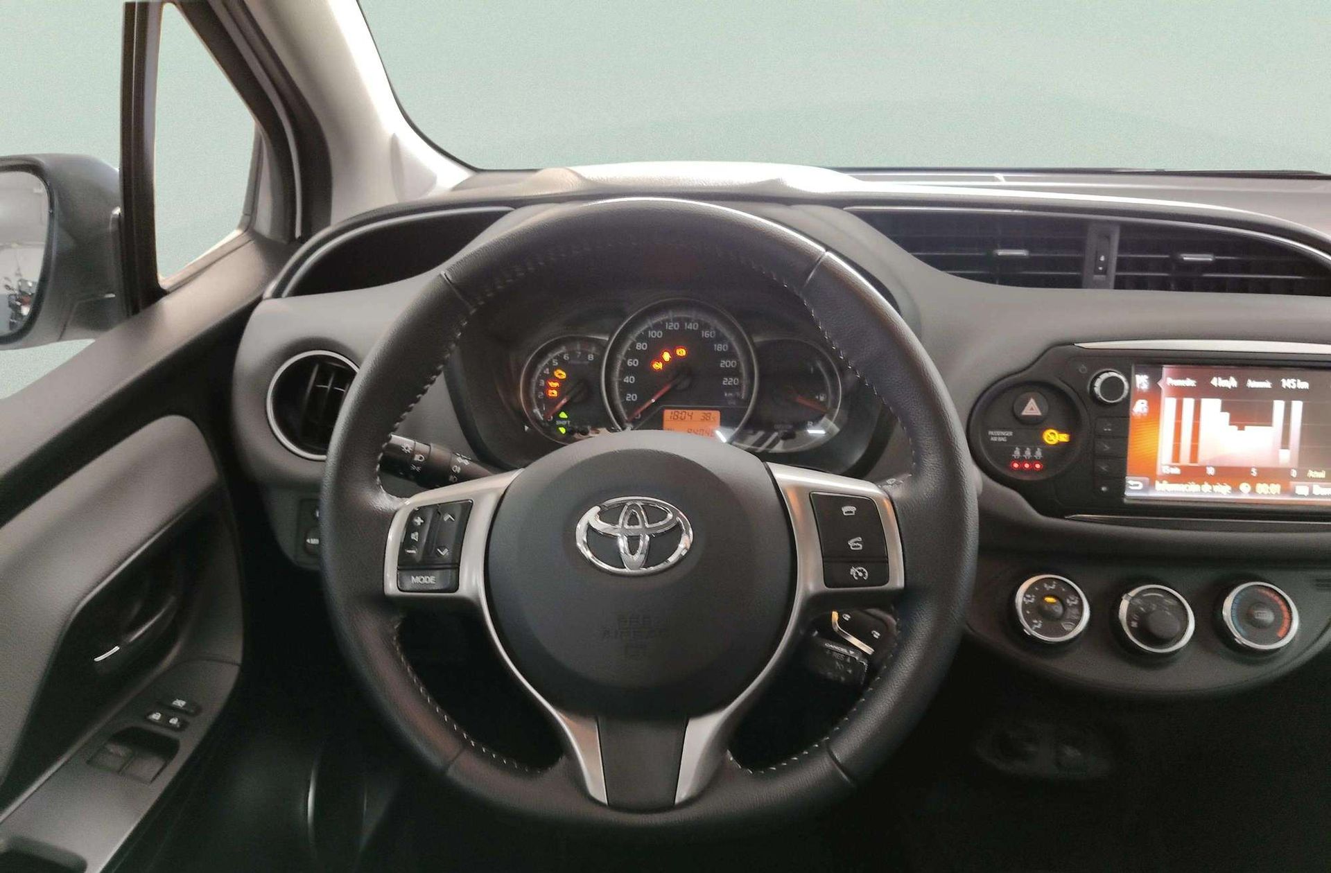 Toyota Yaris 100 Active - foto 22