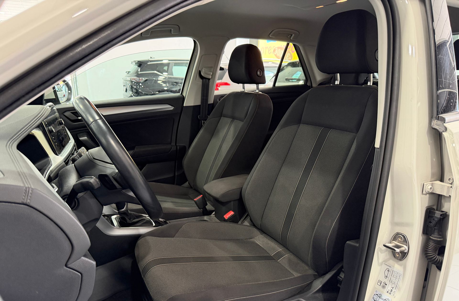 Volkswagen T-Roc Life 1.5 TSI DSG - foto 11