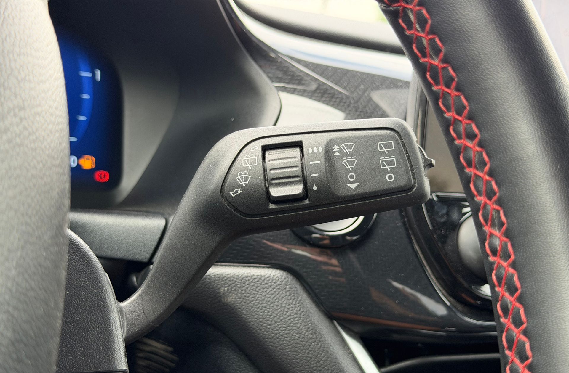 Ford Puma 1.0 EcoBoost MHEV ST-Line Design - foto 29