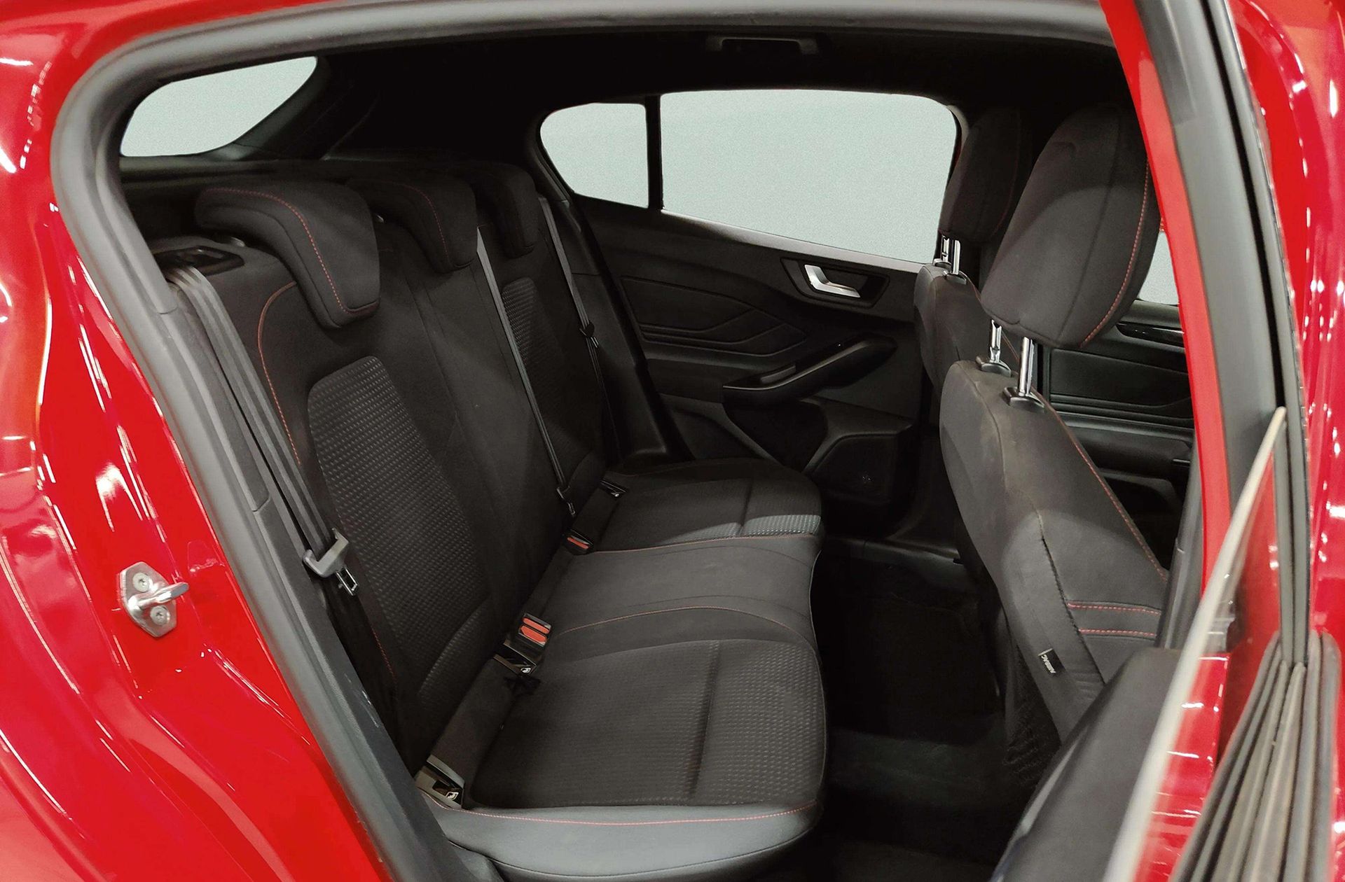 Ford Focus 1.0 EcoBoost ST-Line - foto 19