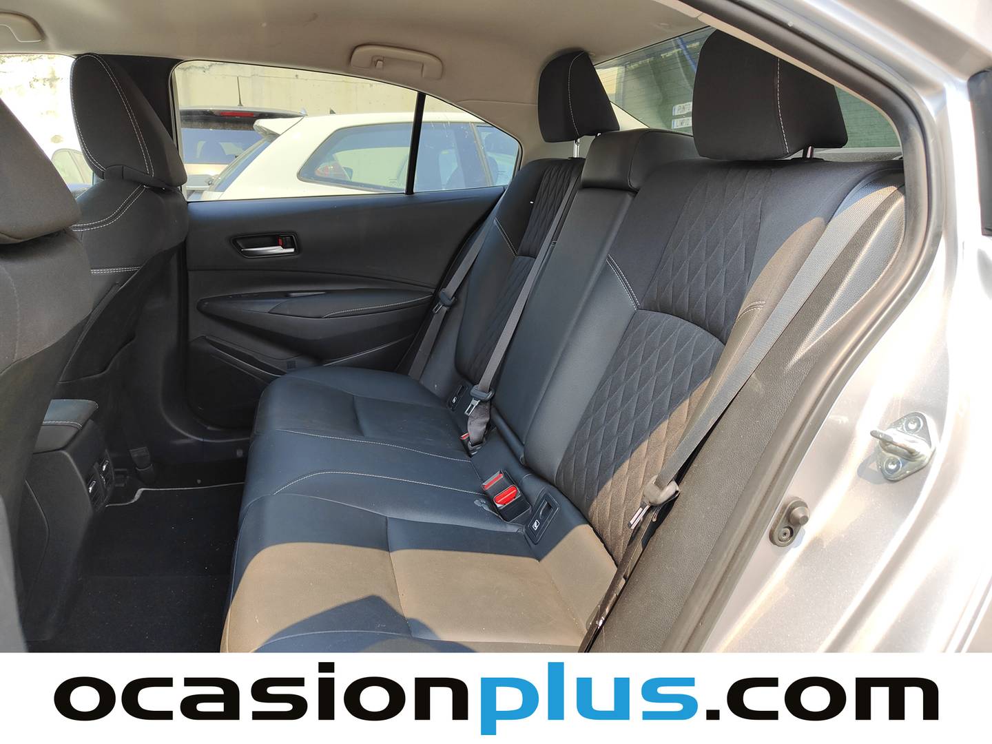 Foto asientos traseros Toyota Corolla Toyota Corolla 1.8 125 Híbrido Sedan ADVANCE E-CVT (122 CV)