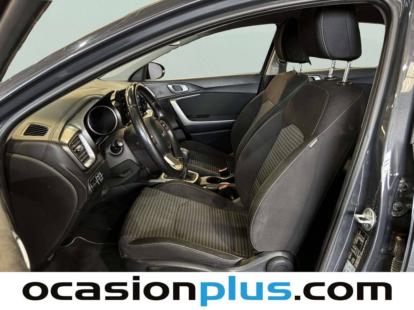 Foto asientos delanteros KIA Ceed KIA Ceed 1.6 MHEV iMT Drive (136 CV)