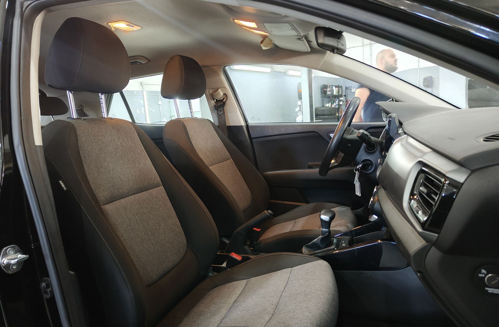 Kia Stonic 1.0 T-GDi Drive - foto 17