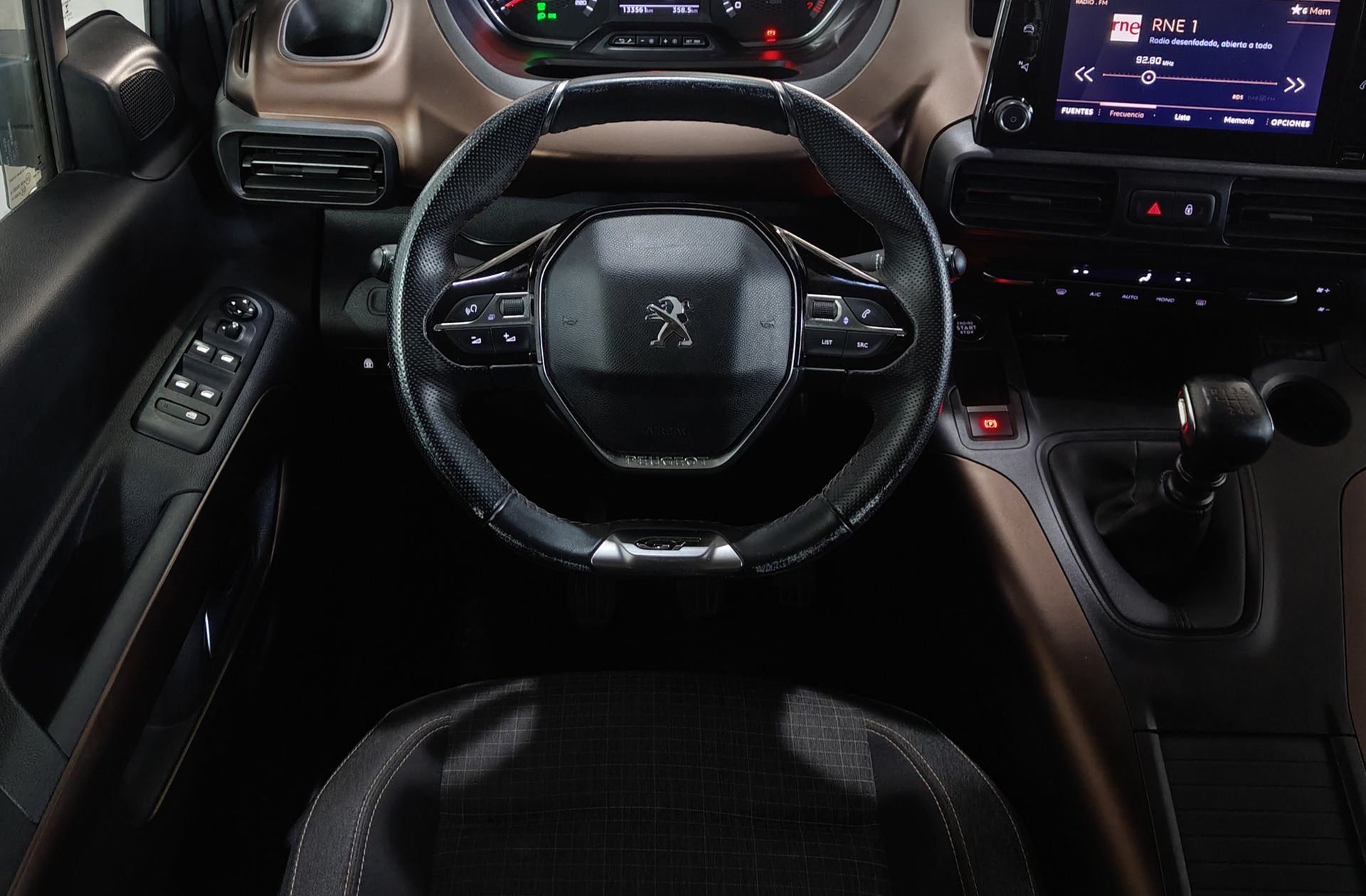 Peugeot Rifter BlueHDi 130 GT Long 7 plazas - foto 24