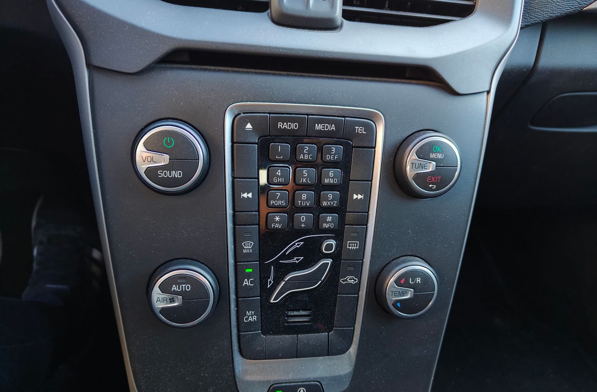 Volvo V40 D2 Kinetic - foto 32