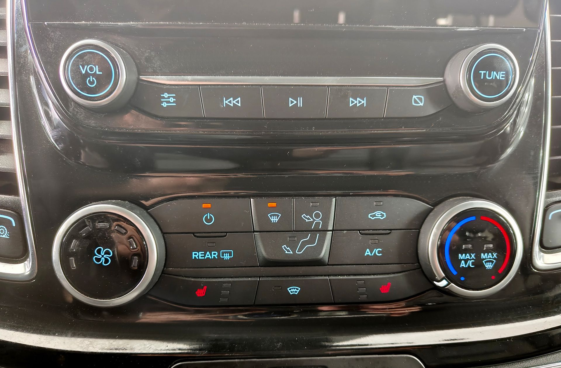 Ford Tourneo Custom 2.0 EcoBlue L1 Sport Semi Camperizada 9 plazas - foto 31