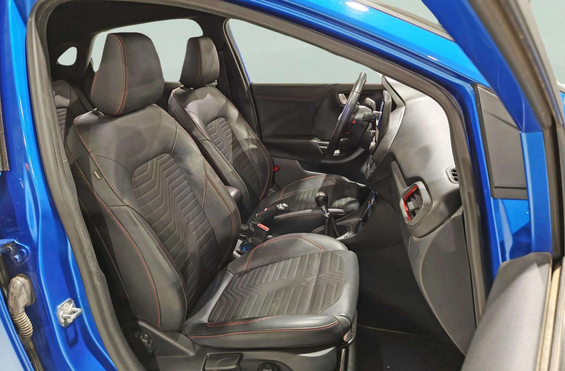 Ford Puma 1.0 EcoBoost MHEV ST-Line X - foto 17